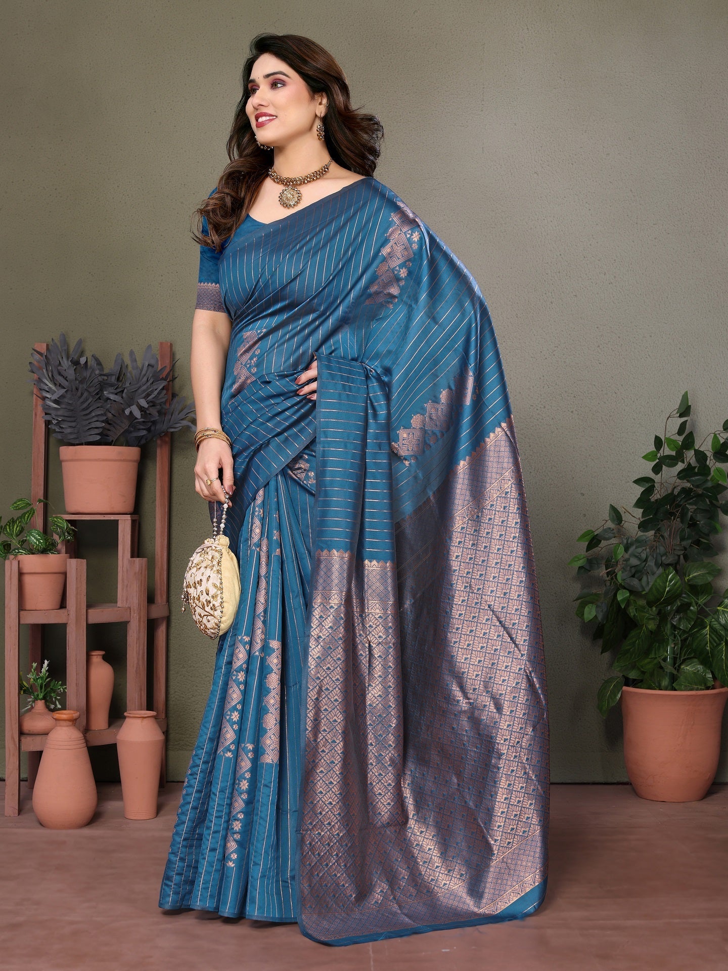 Vedant Vastram Litchi Silk Banarasi Silk Saree - Rama | Swadesiicart