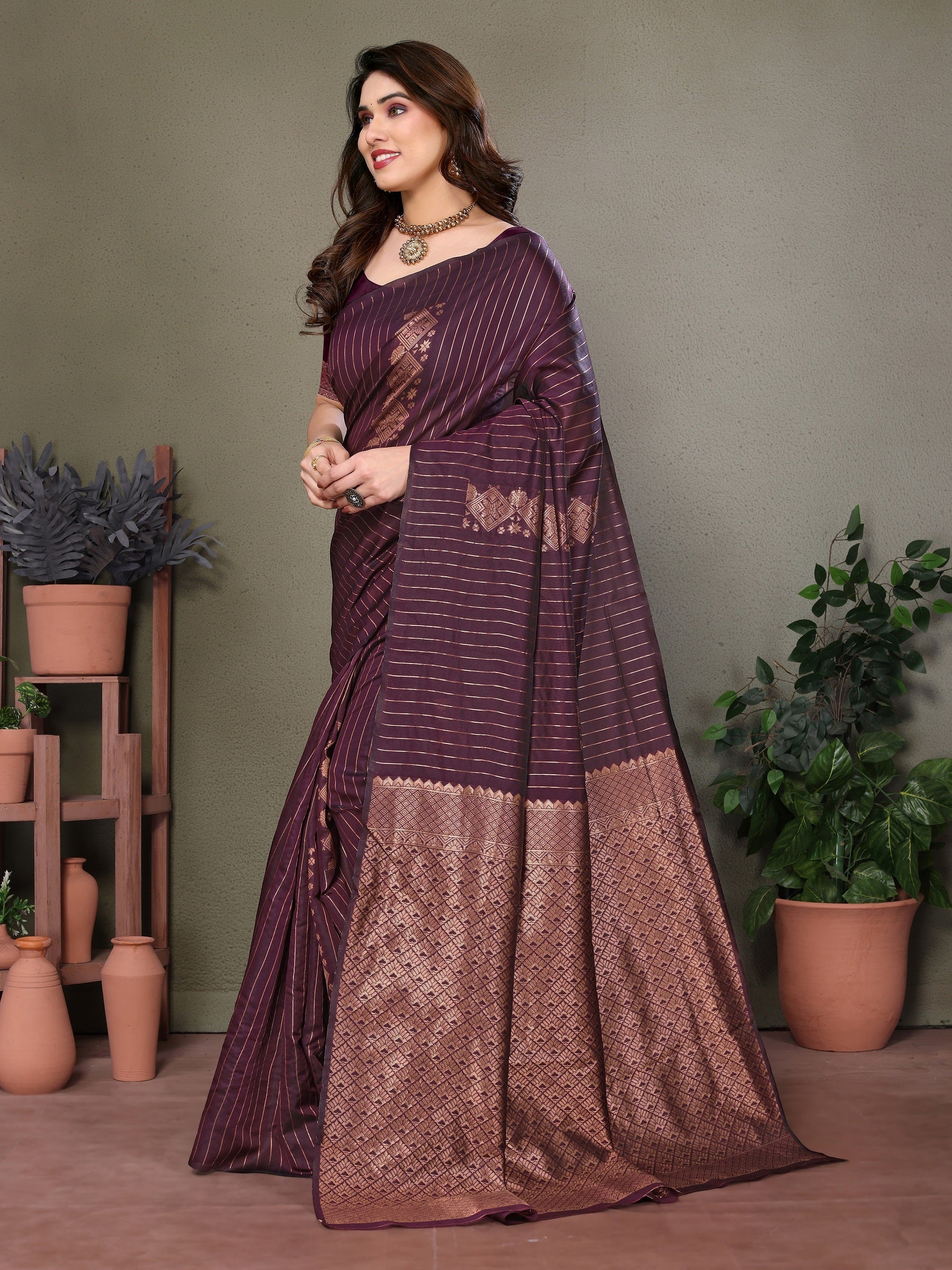 Vedant Vastram Litchi Silk Banarasi Silk Saree - Wine | Swadesiicart