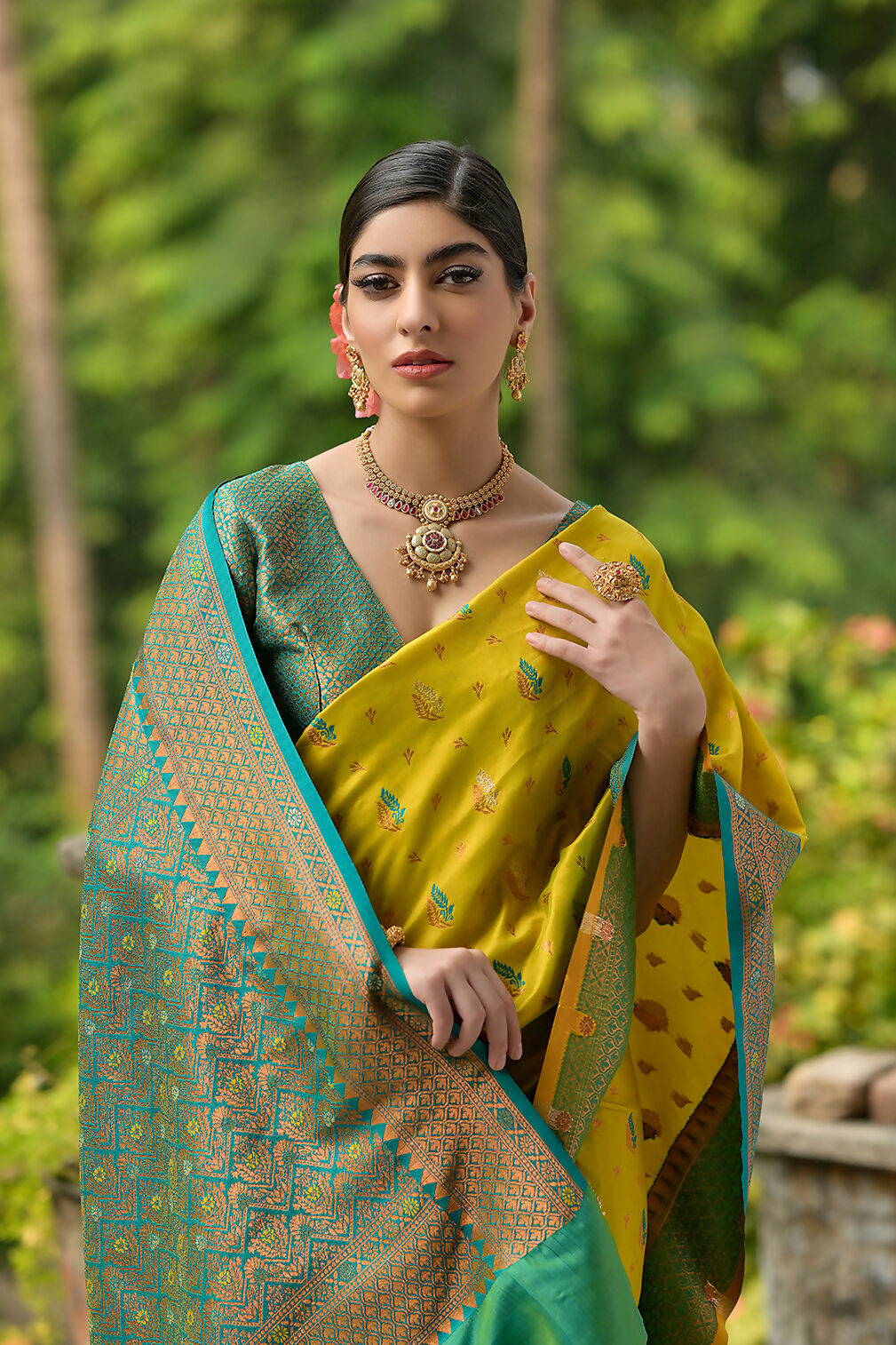 Vishnu Weaves Women's Yellow Banarasi Silk Zari Woven Saree with Blouse - Swadesiicart