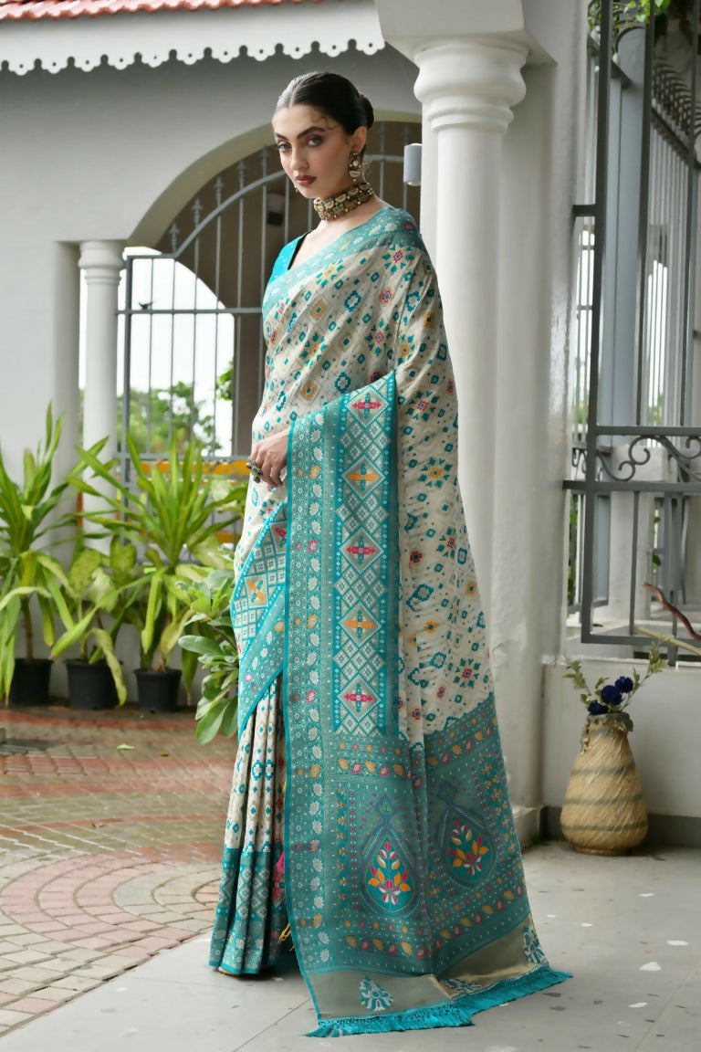 Vishnu Weaves Women's Sea-Green Banarasi Silk Patola Zari Woven Saree with Blouse - Swadesiicart