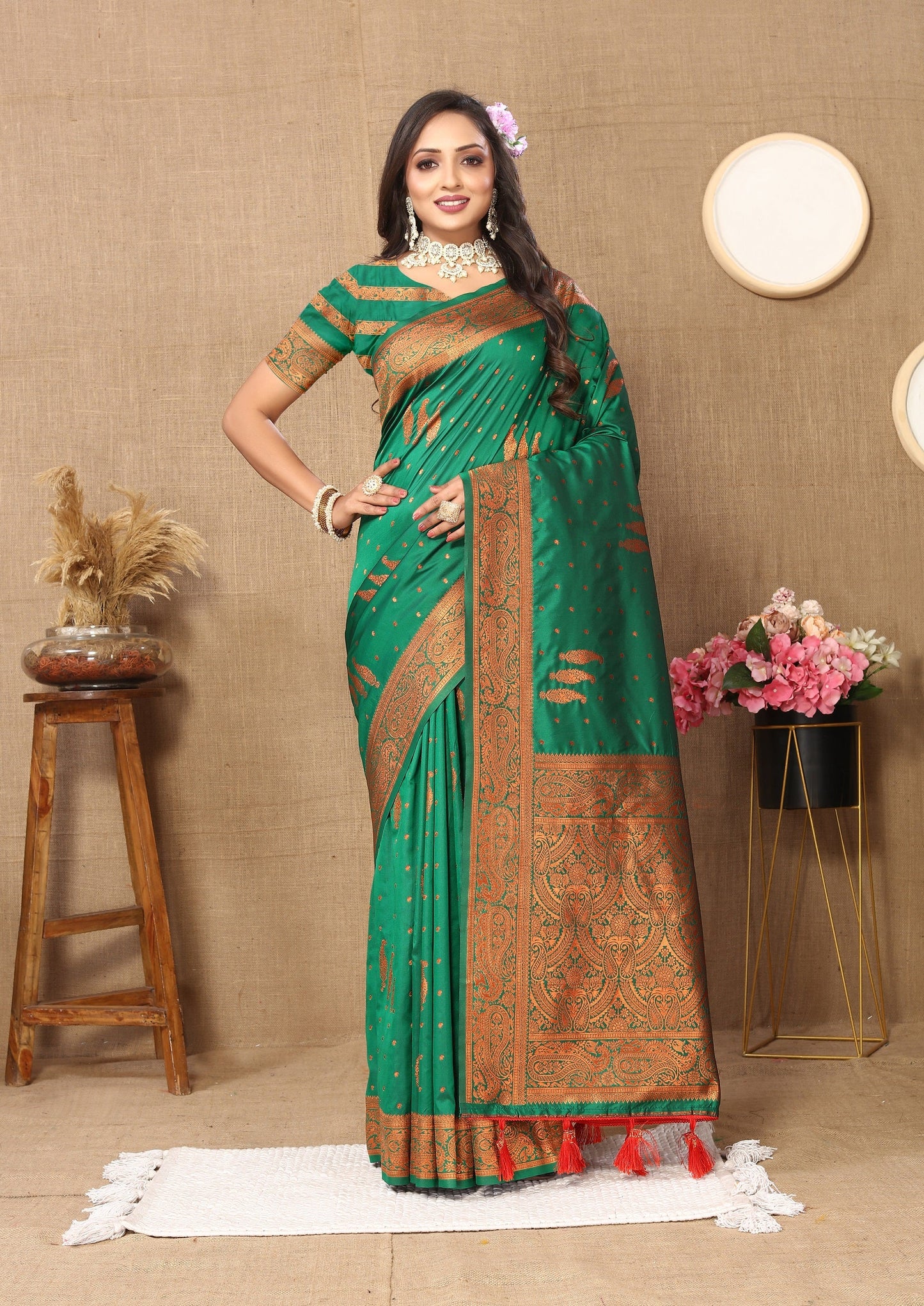 Vedant Vastram Green Color Banarasi Silk Saree - Green | Swadesiicart