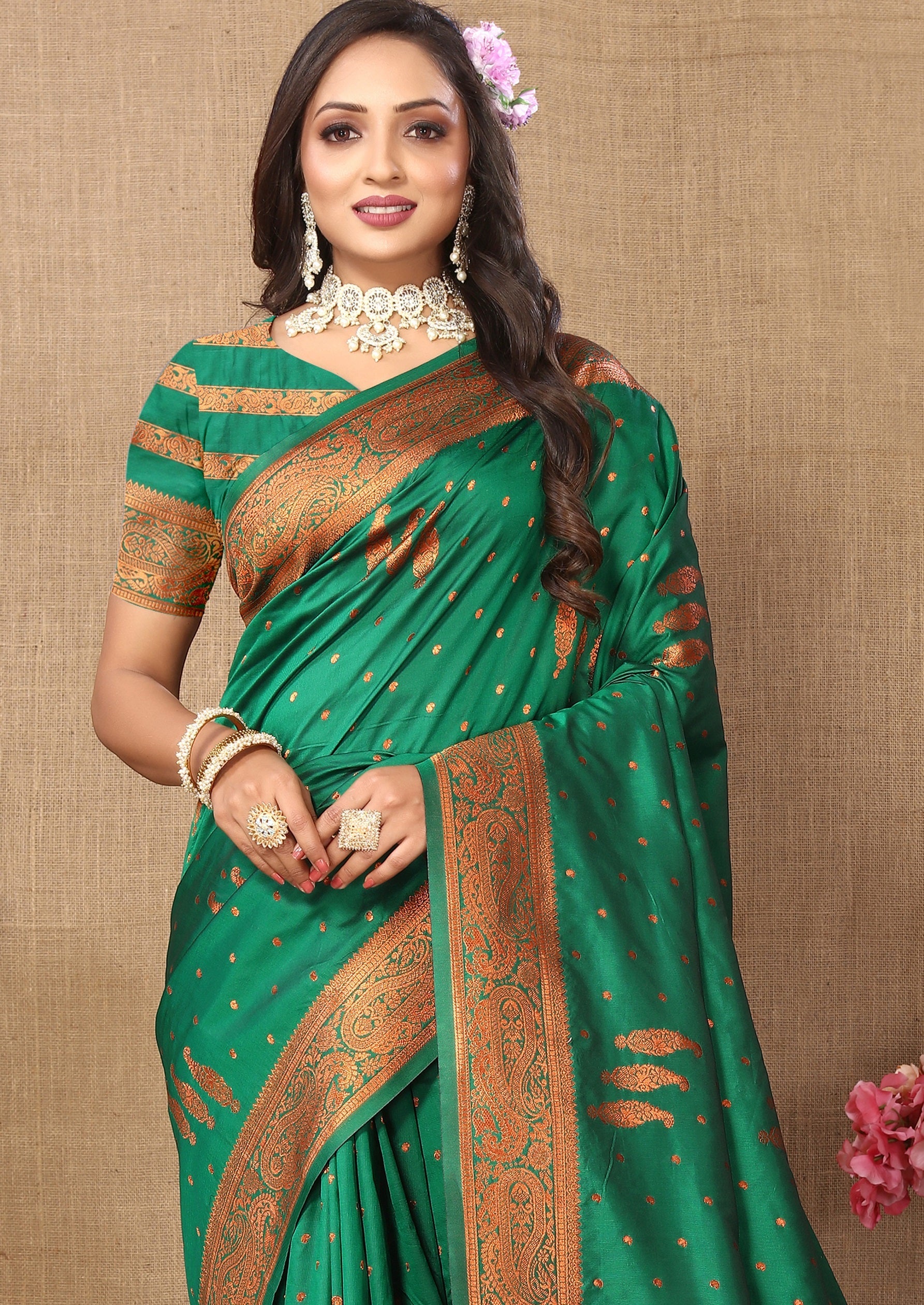 Vedant Vastram Green Color Banarasi Silk Saree - Green | Swadesiicart