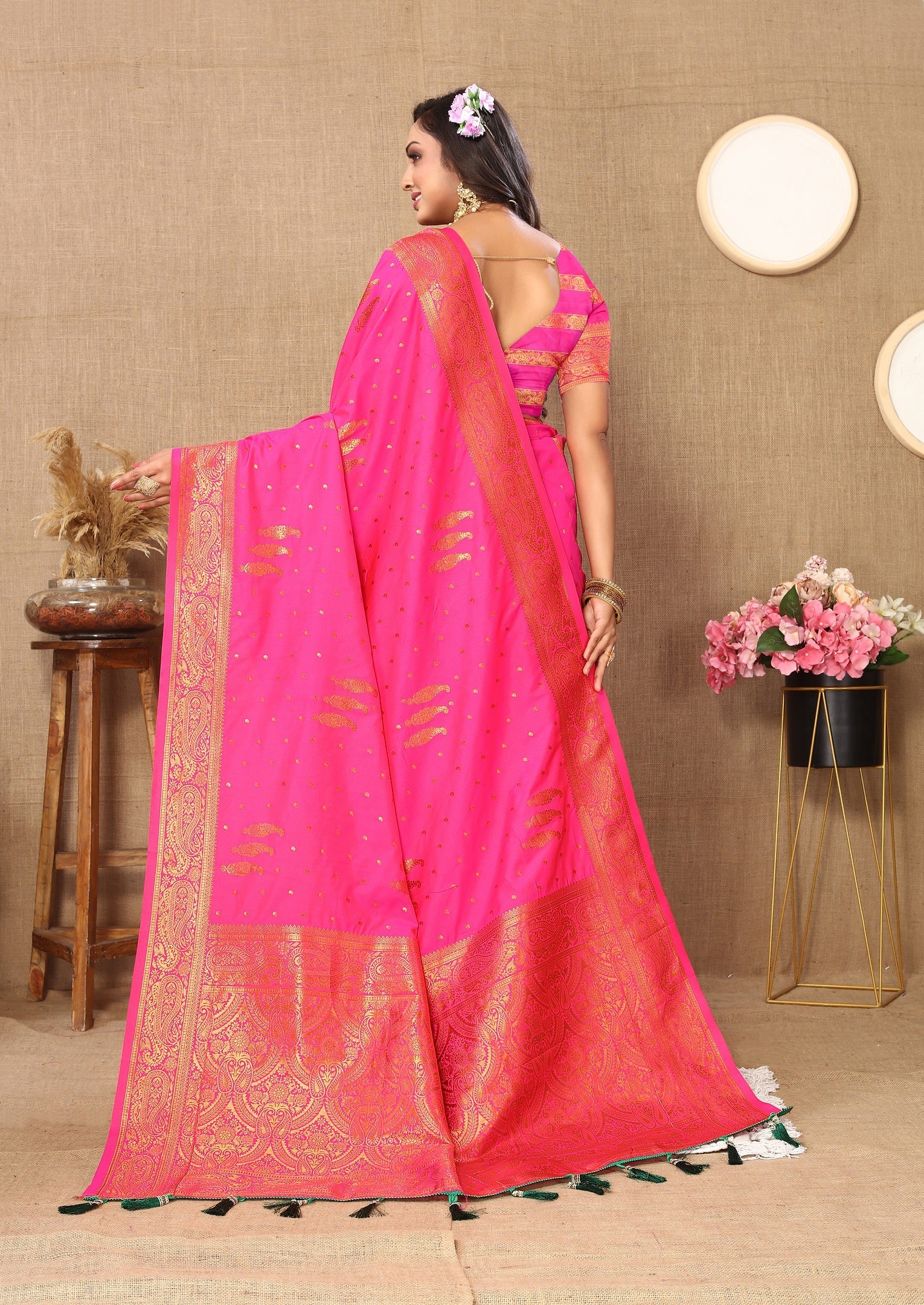 Vedant Vastram Pink Color Banarasi Silk Saree - Pink | Swadesiicart