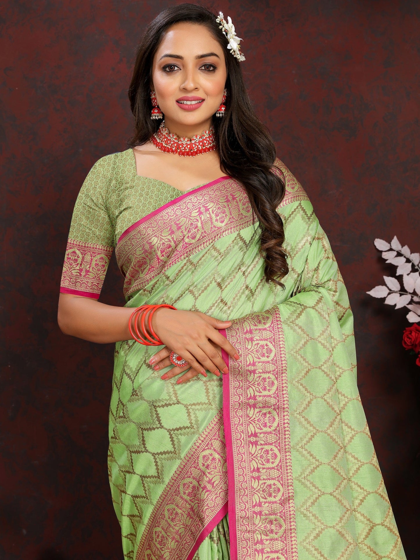 Vedant Vastram Parrot Color Banarasi Silk Saree - Parrot | Swadesiicart