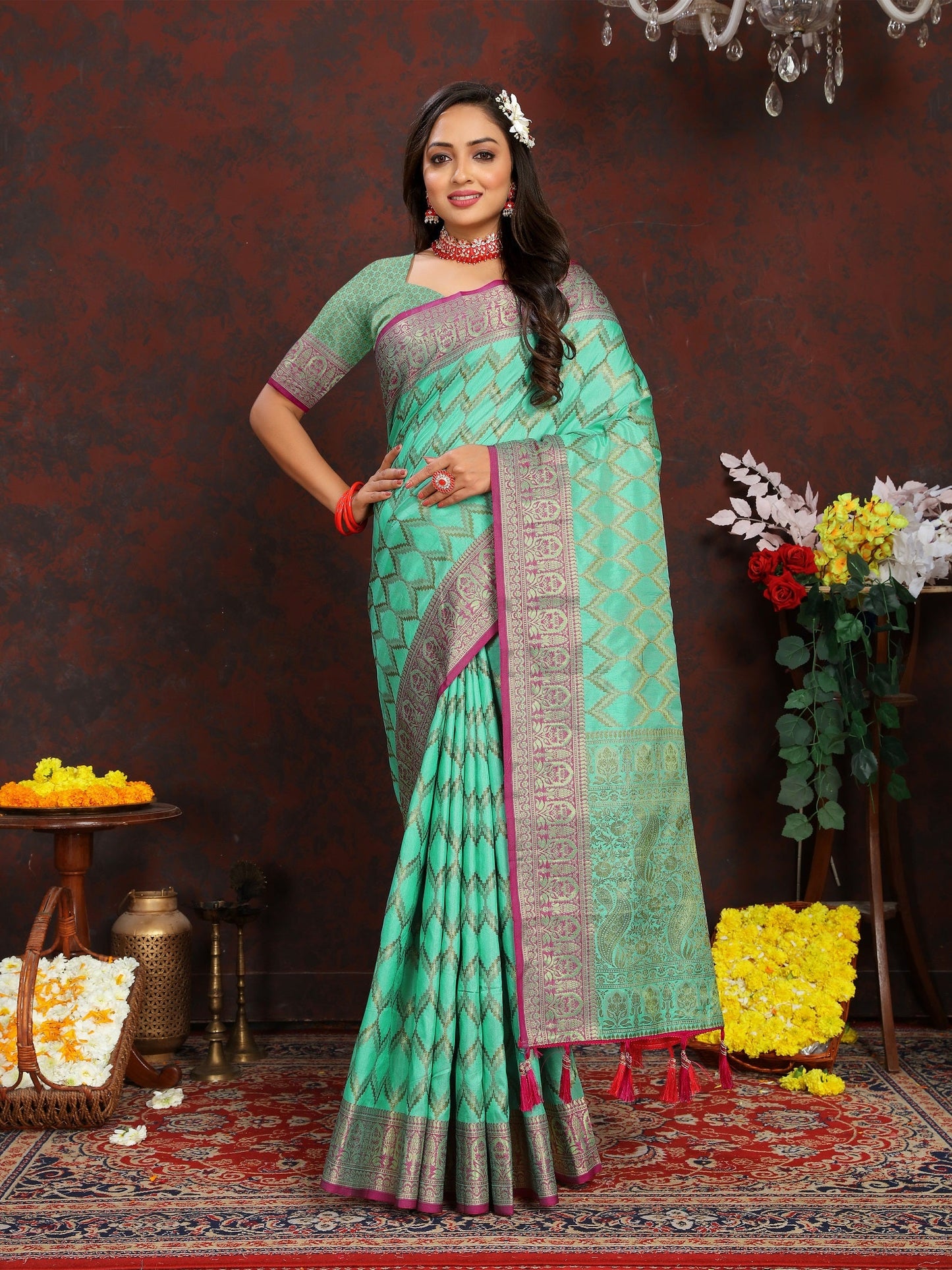 Vedant Vastram See Green Color Banarasi Silk Saree - See Green | Swadesiicart
