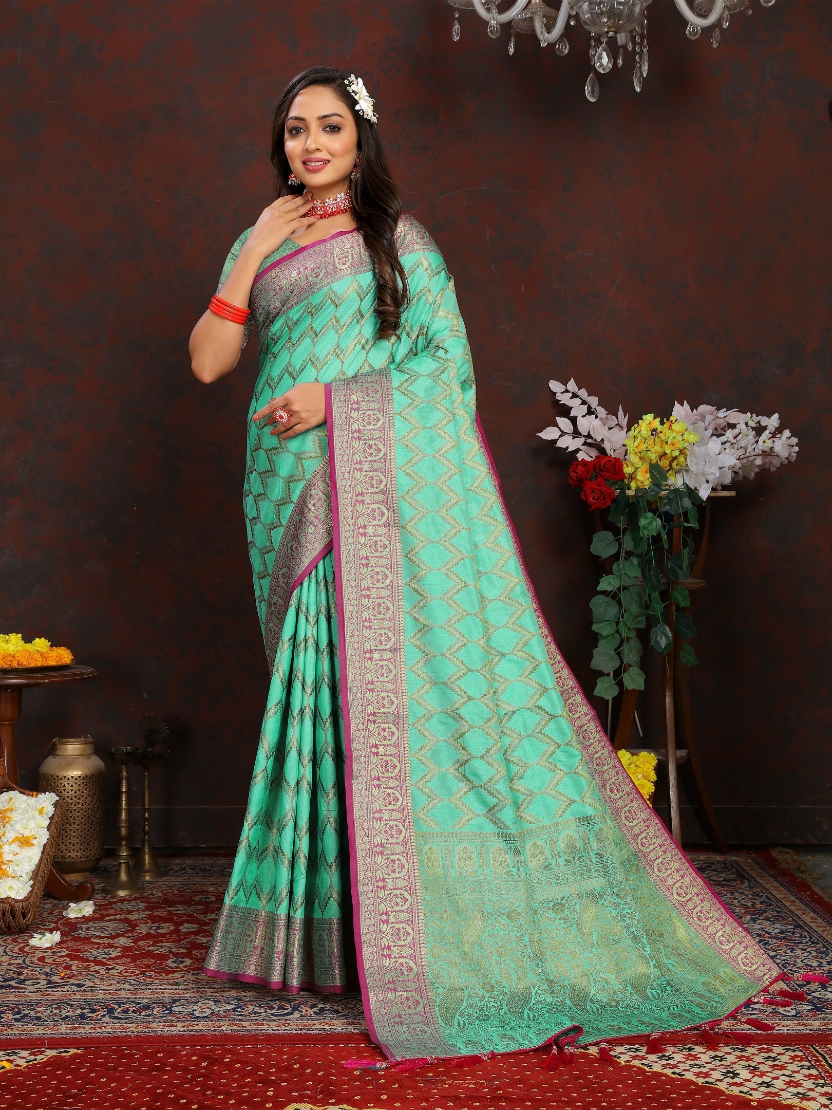 Vedant Vastram See Green Color Banarasi Silk Saree - See Green | Swadesiicart