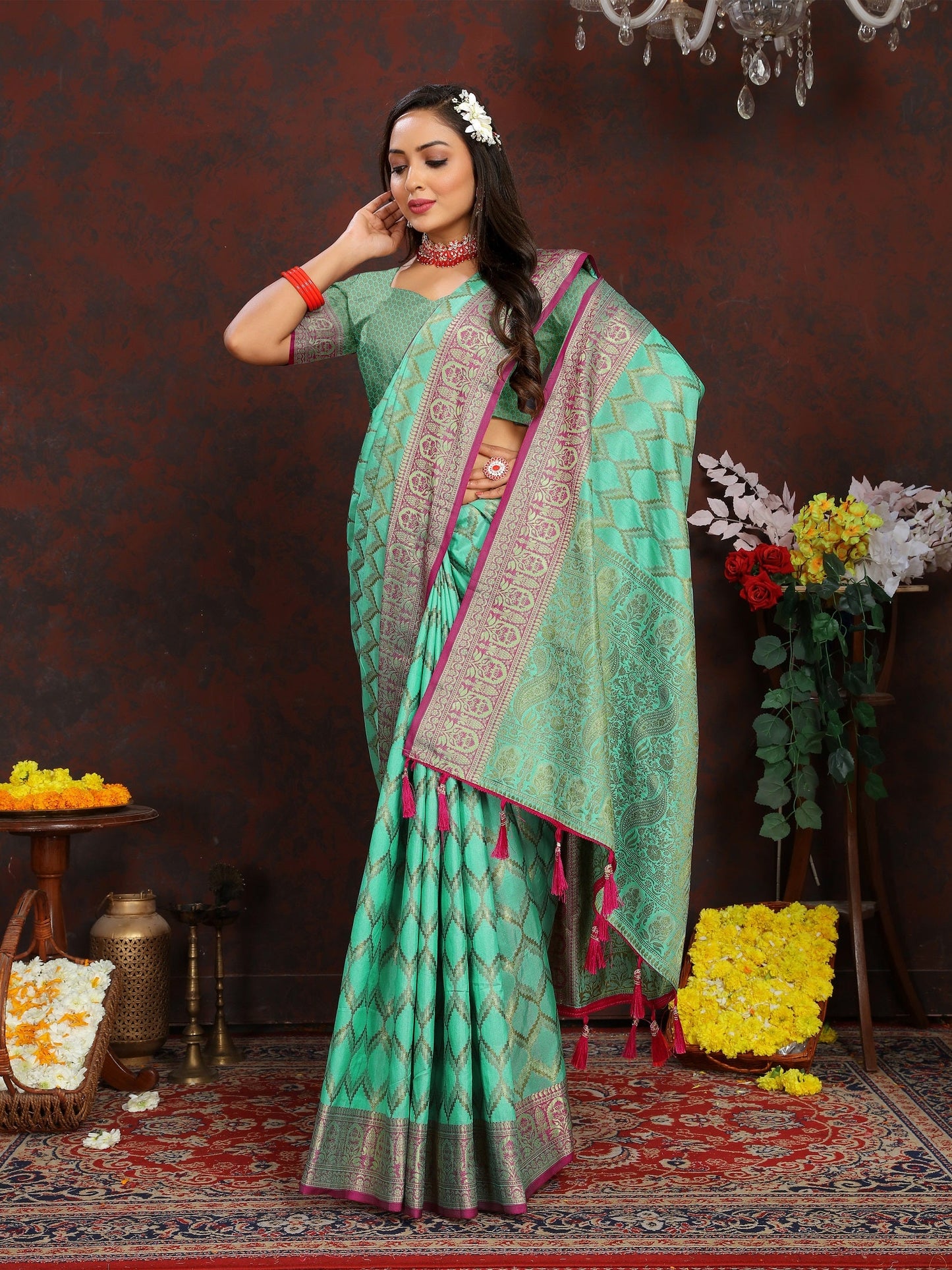Vedant Vastram See Green Color Banarasi Silk Saree - See Green | Swadesiicart