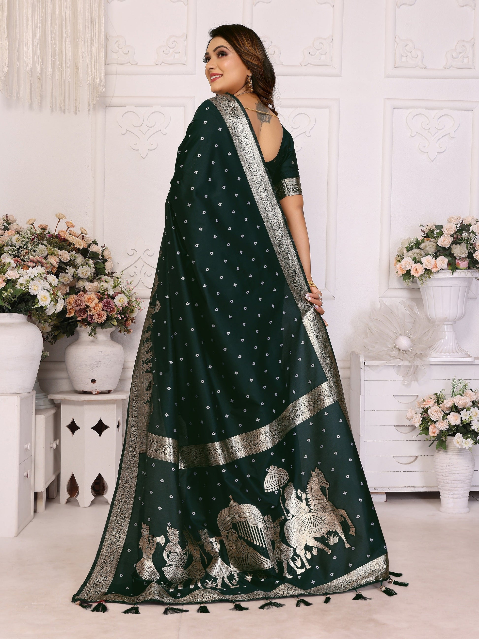 Vedant Vastram Soft Litchi Silk Banarasi Silk Saree - Green | Swadesiicart