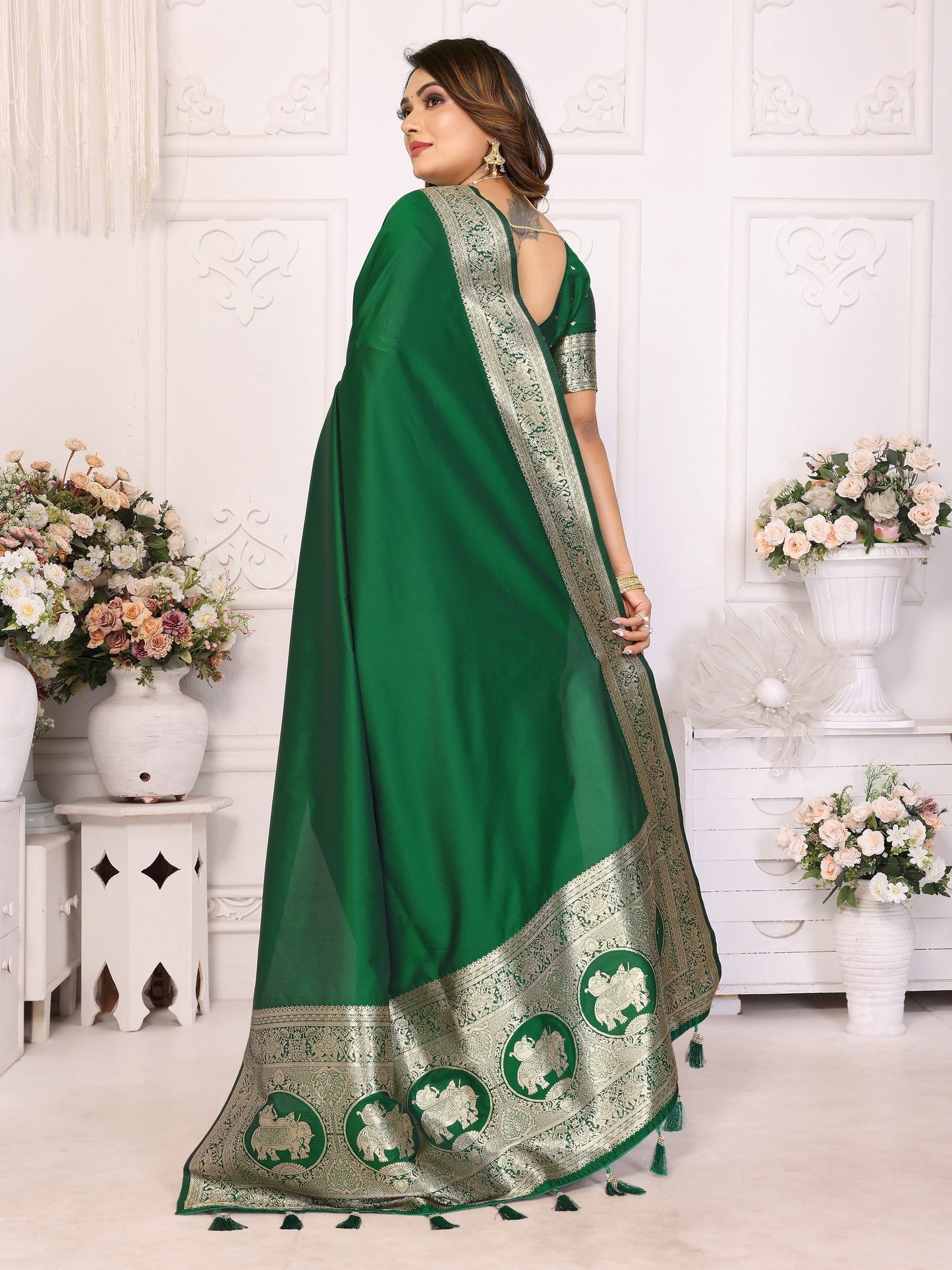 Vedant Vastram Soft Litchi Silk Banarasi Silk Saree - Green | Swadesiicart