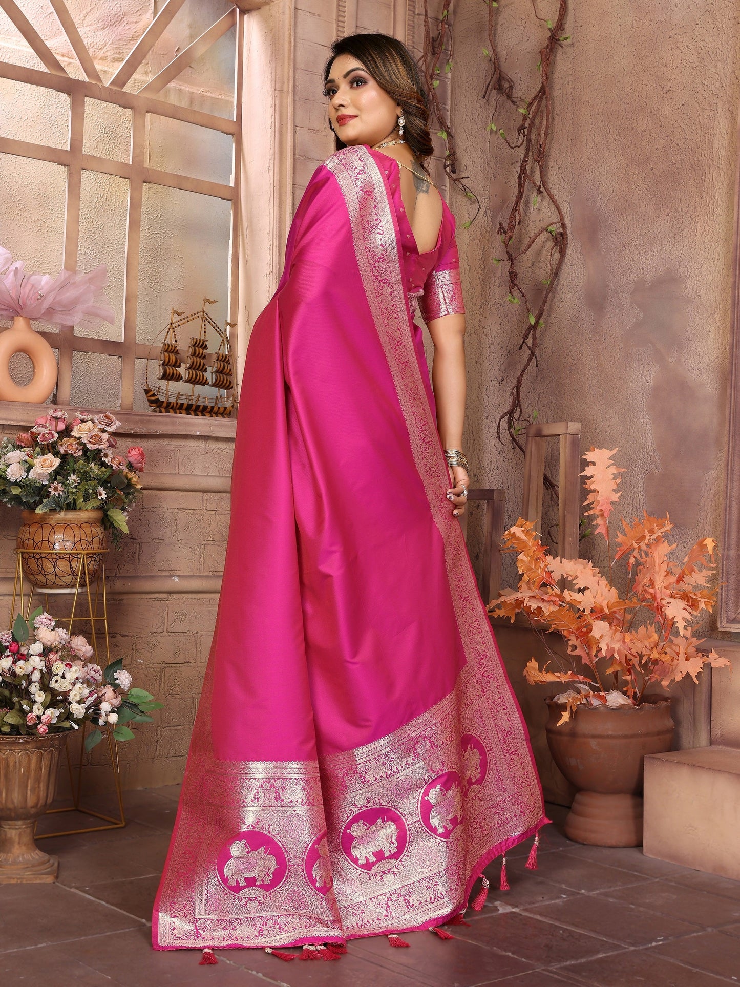 Vedant Vastram Soft Litchi Silk Banarasi Silk Saree - Magenta | Swadesiicart