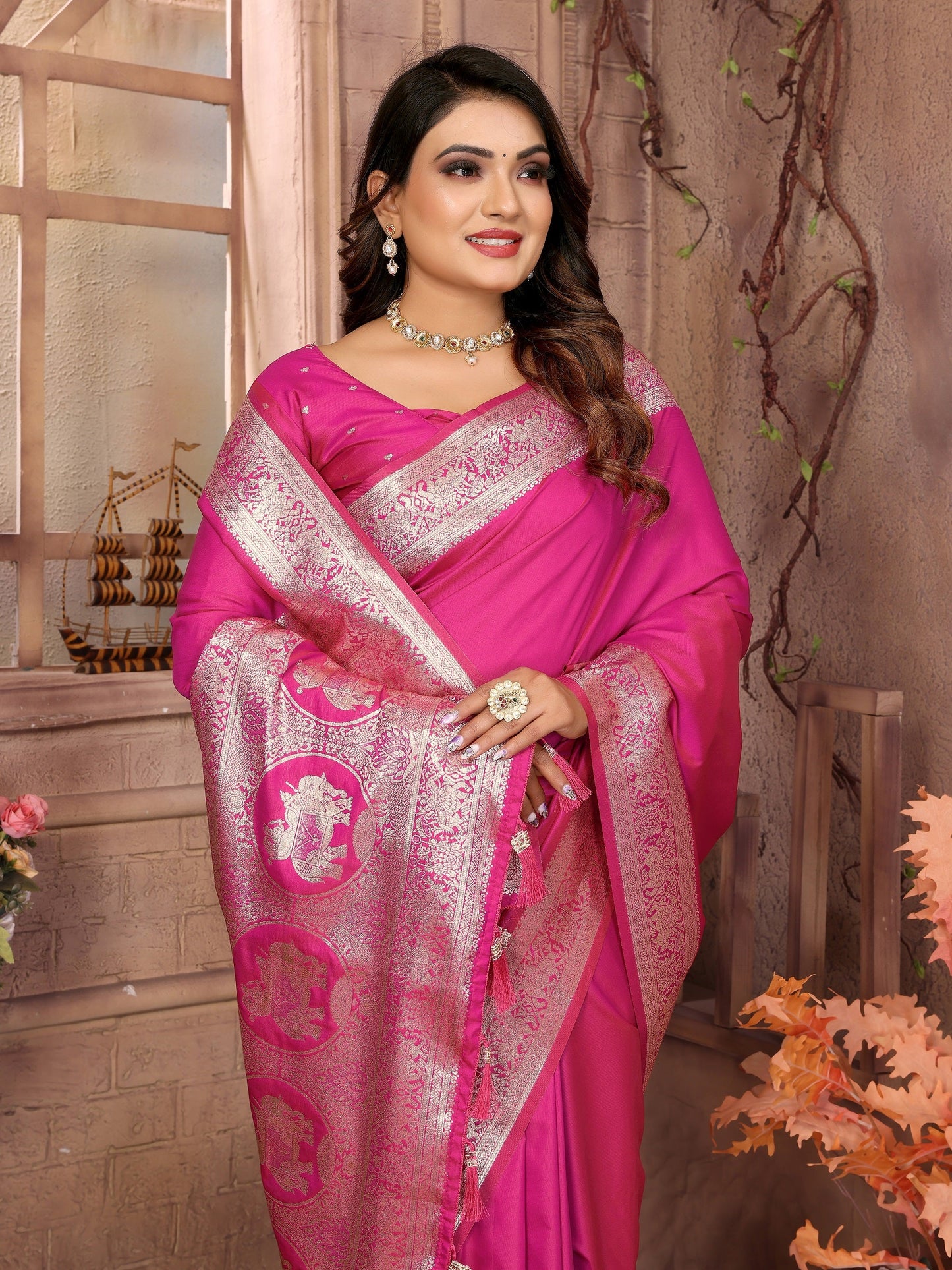 Vedant Vastram Soft Litchi Silk Banarasi Silk Saree - Magenta | Swadesiicart