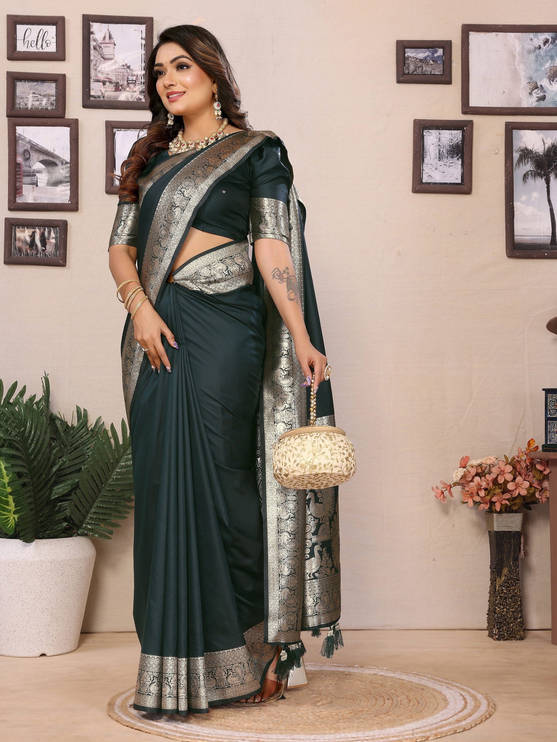 Vedant Vastram Soft Litchi Silk Banarasi Silk Saree - Green | Swadesiicart