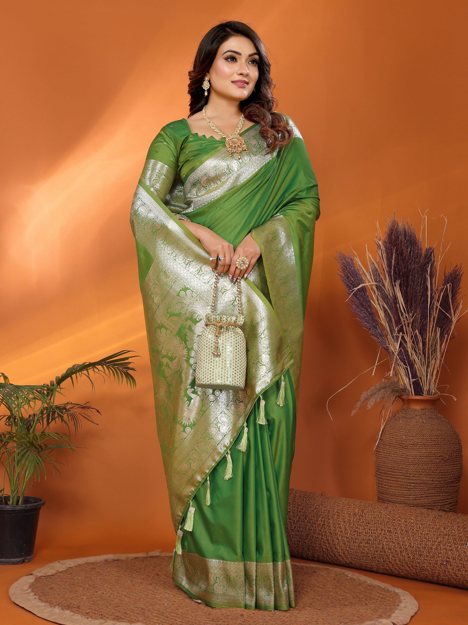 Vedant Vastram Soft Litchi Silk Banarasi Silk Saree - Mahendi | Swadesiicart