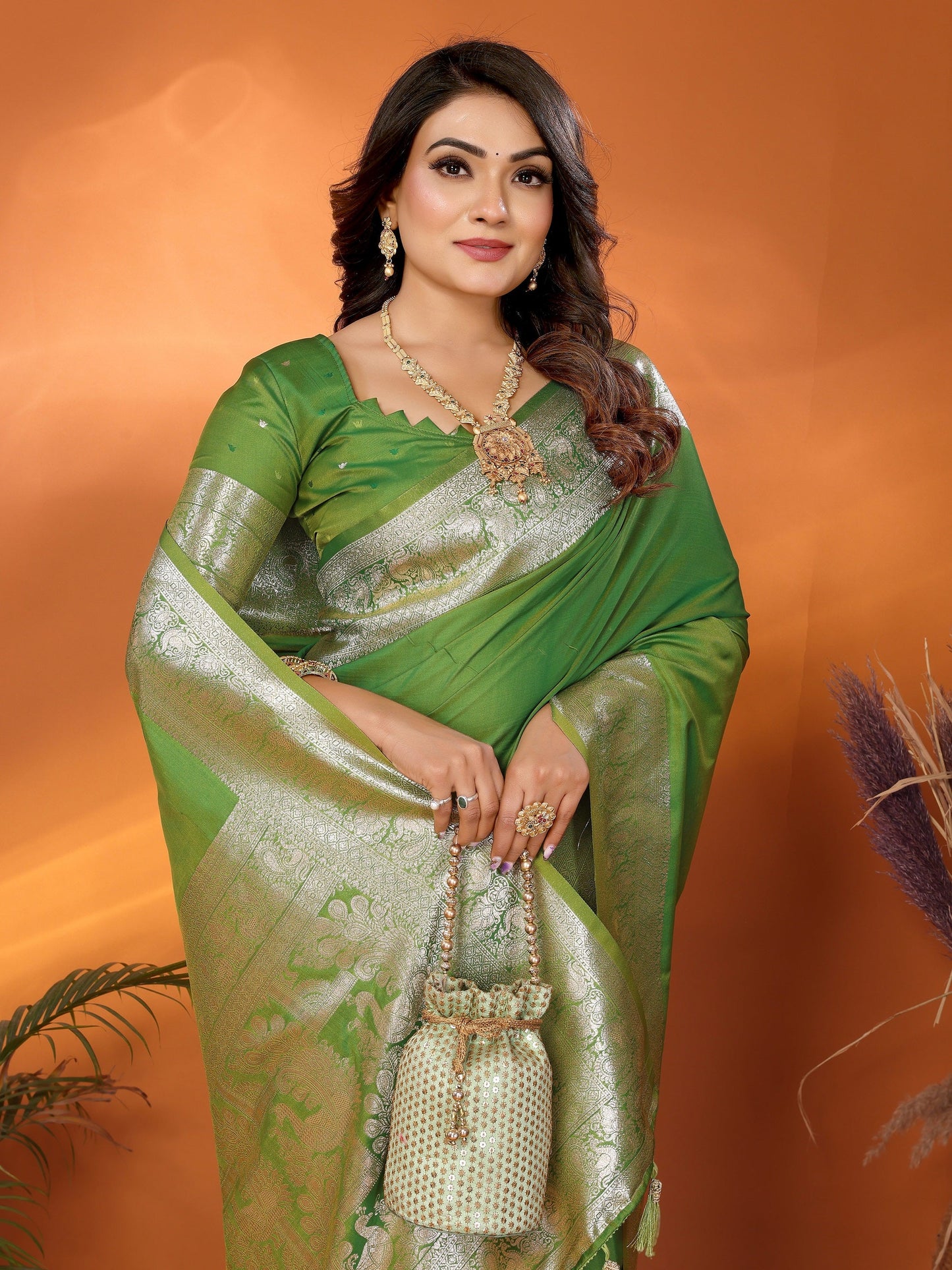 Vedant Vastram Soft Litchi Silk Banarasi Silk Saree - Mahendi | Swadesiicart