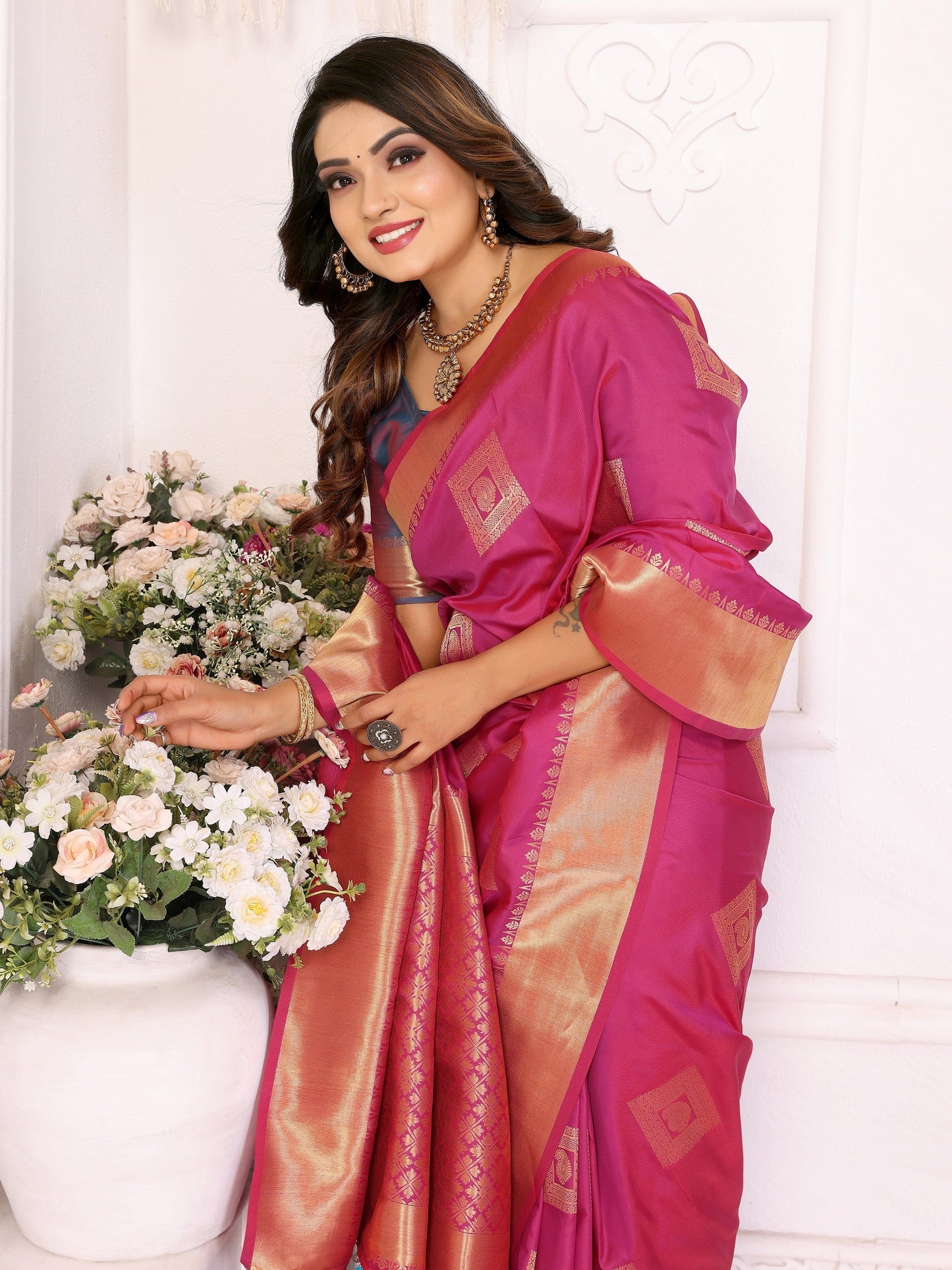 Vedant Vastram Soft Litchi Silk Banarasi Silk Saree - Pink | Swadesiicart