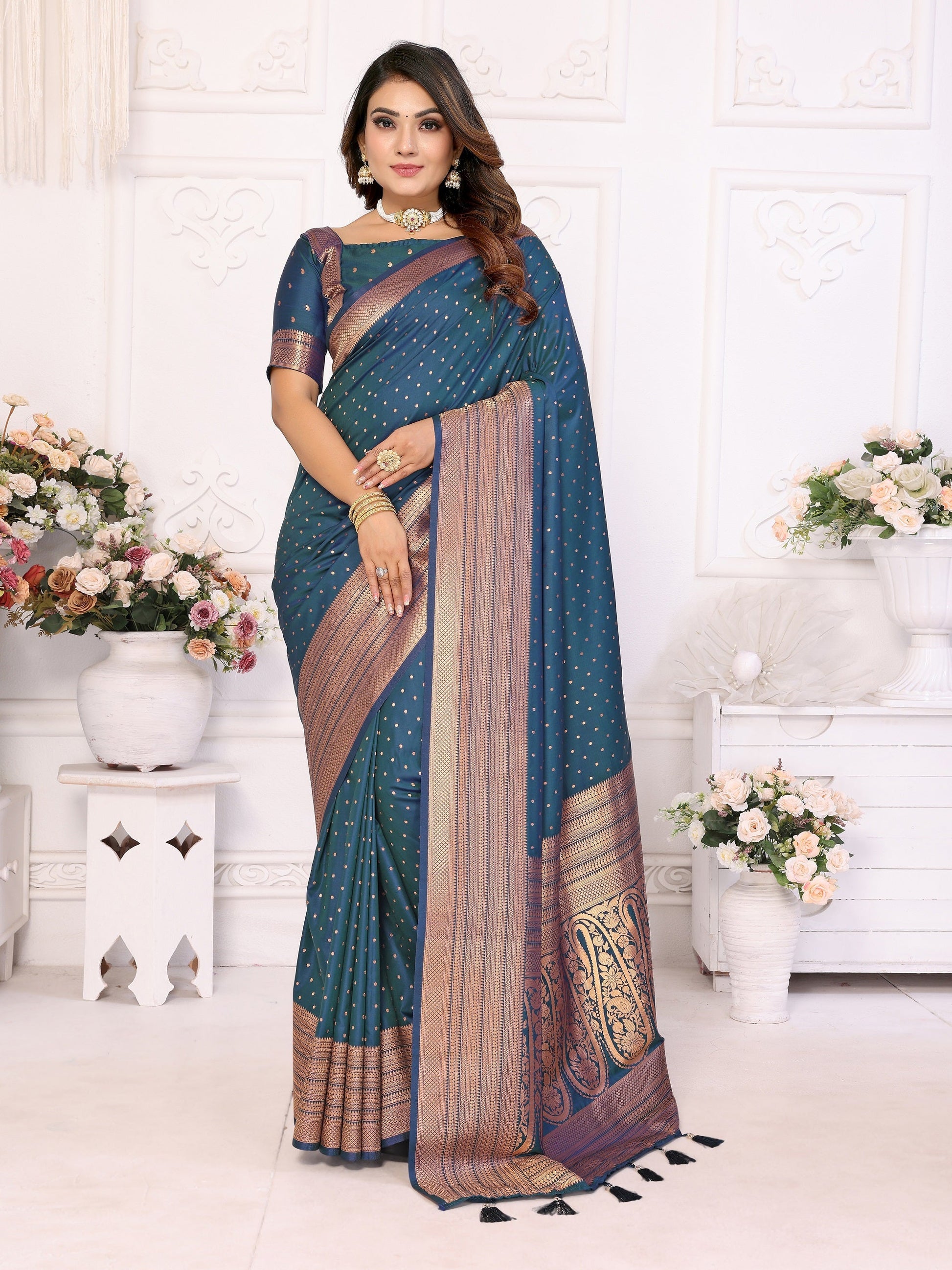 Vedant Vastram Soft Litchi Silk Banarasi Silk Saree - Navy | Swadesiicart