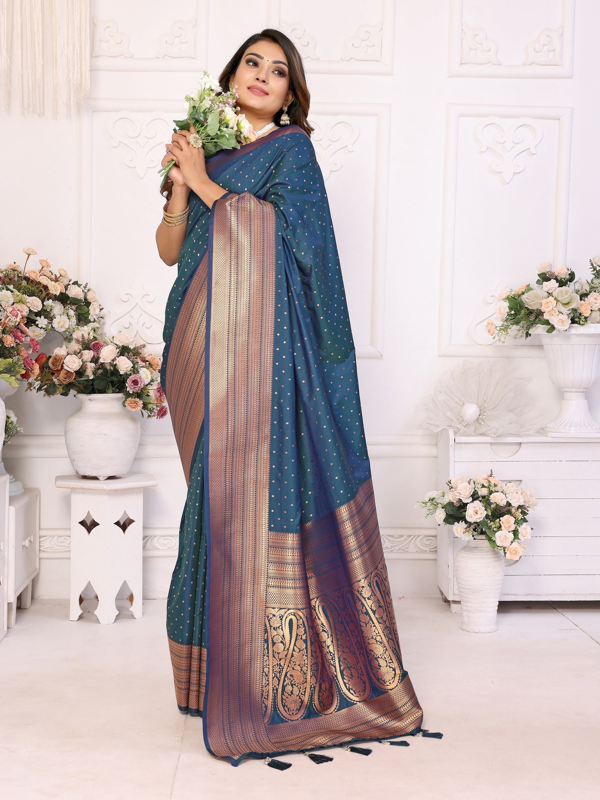 Vedant Vastram Soft Litchi Silk Banarasi Silk Saree - Navy | Swadesiicart