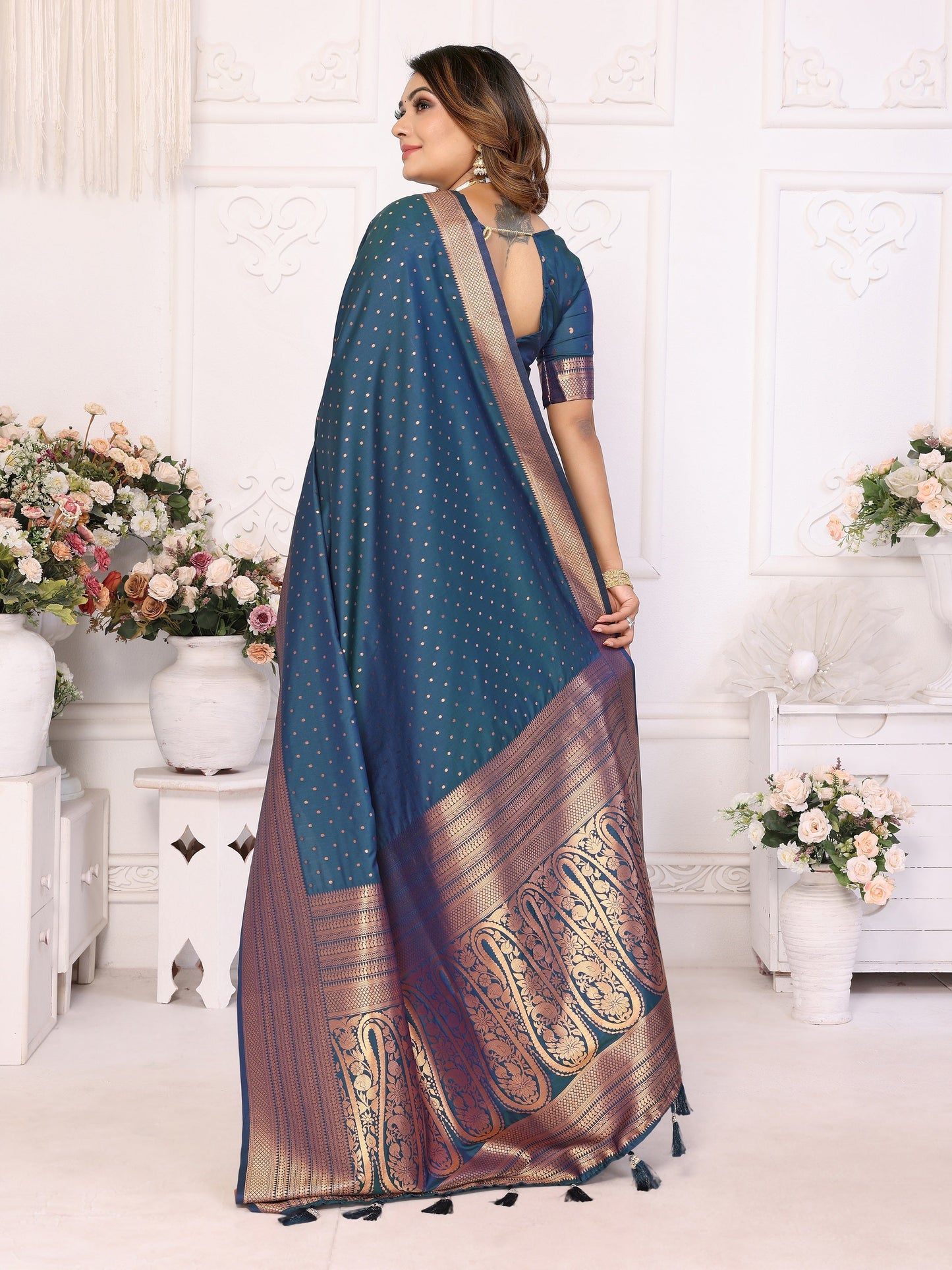 Vedant Vastram Soft Litchi Silk Banarasi Silk Saree - Navy | Swadesiicart