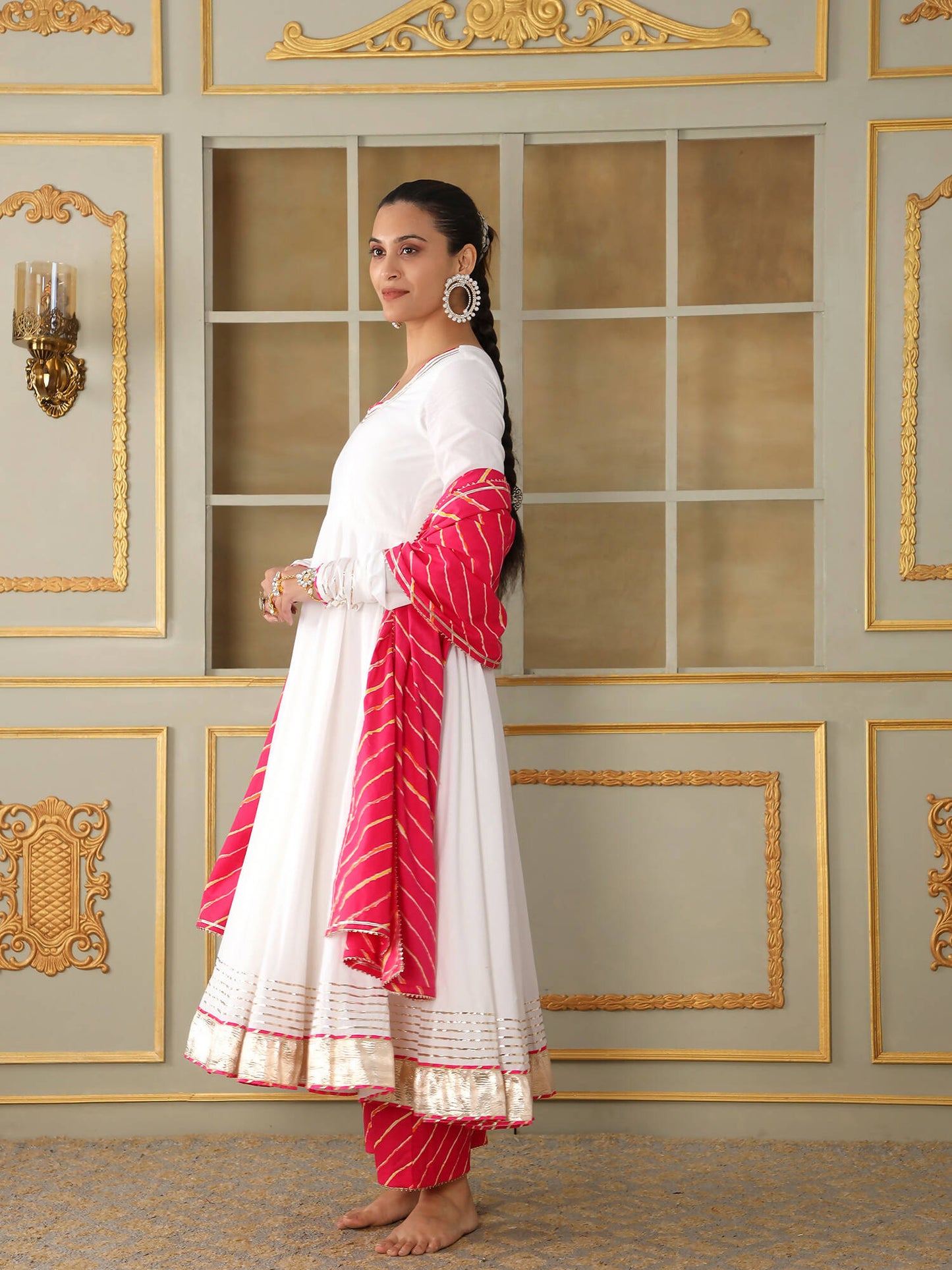 Pomcha Jaipur White Saadgi Pink Leheriya White Anarkali Set | Swadesiicart