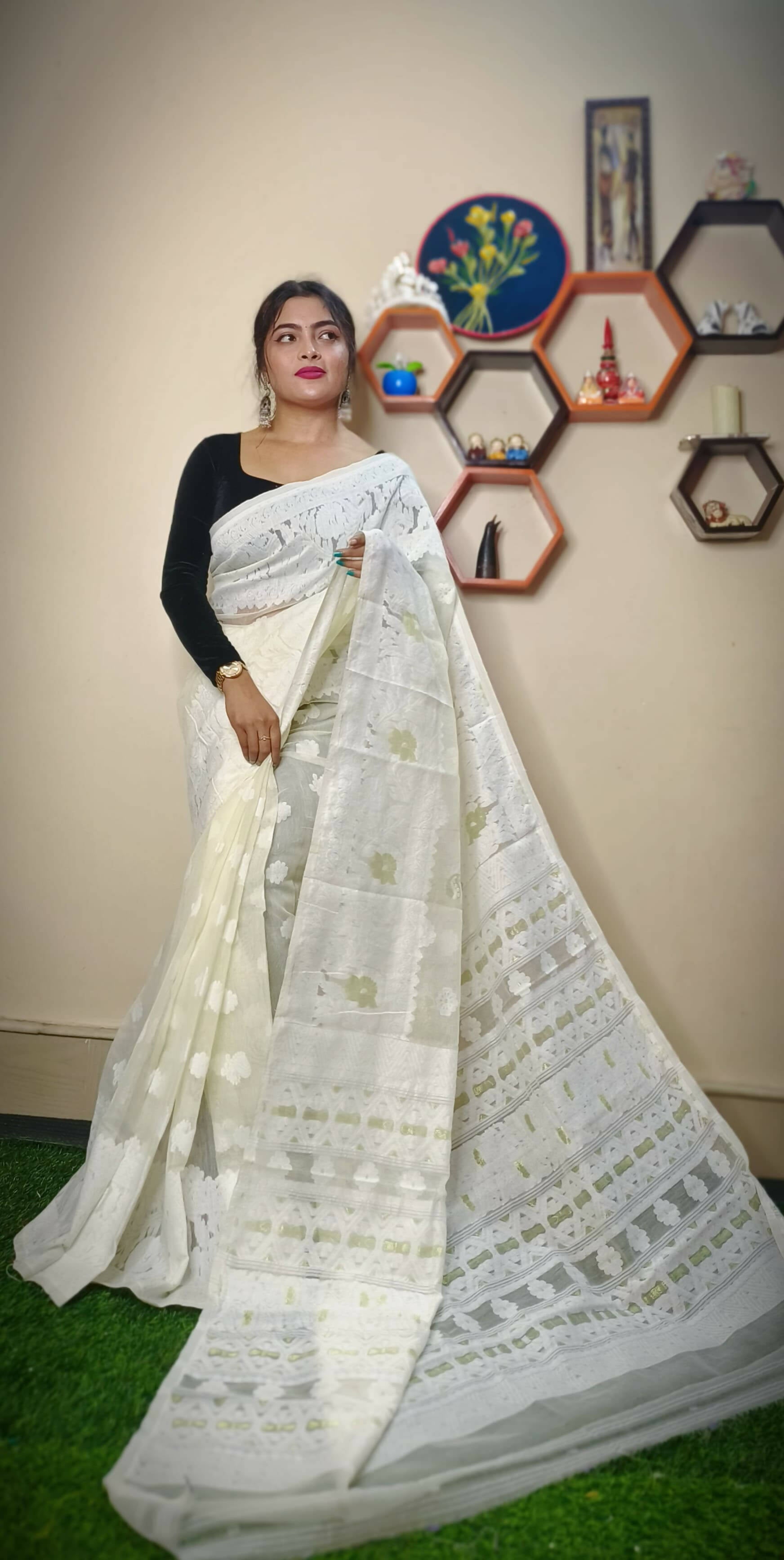 Exclusive Collection Handloom Dhakai Jamdani Saree - Off White - Swadesiicart