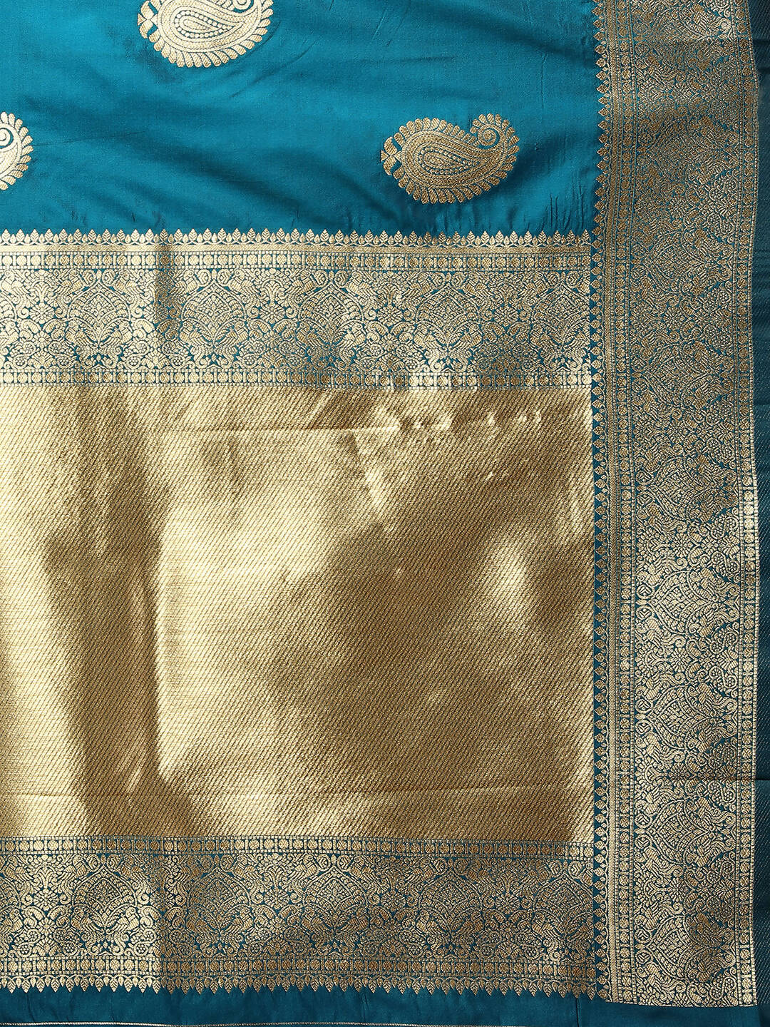 Lorenvalley Fashion Rama Soft Silk Woven Design Gold Zari Weaving Saree - Swadesiicart