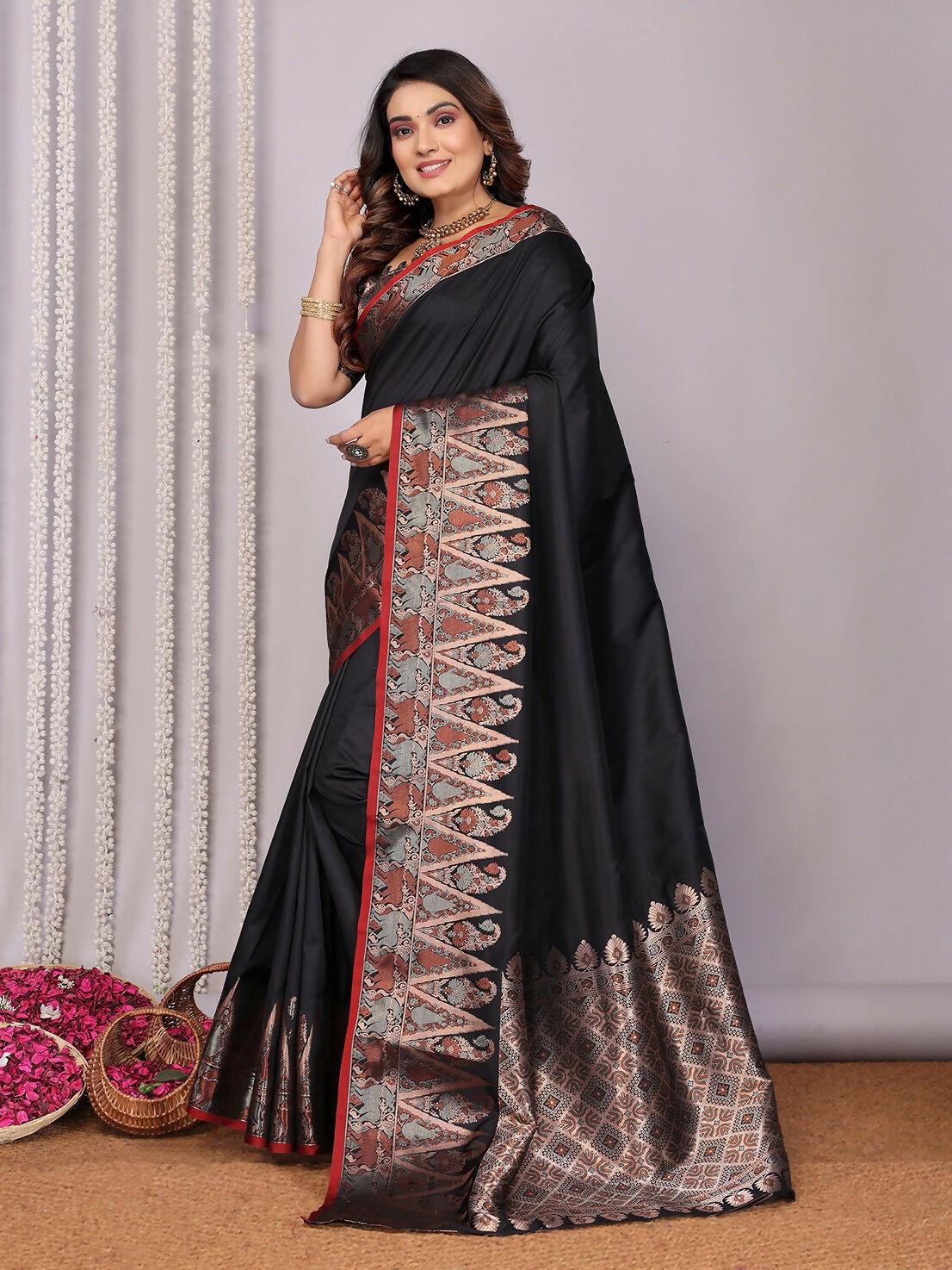 Joban Fashion Banarasi Black Jacquard Woven Soft Silk Saree | Swadesiicart