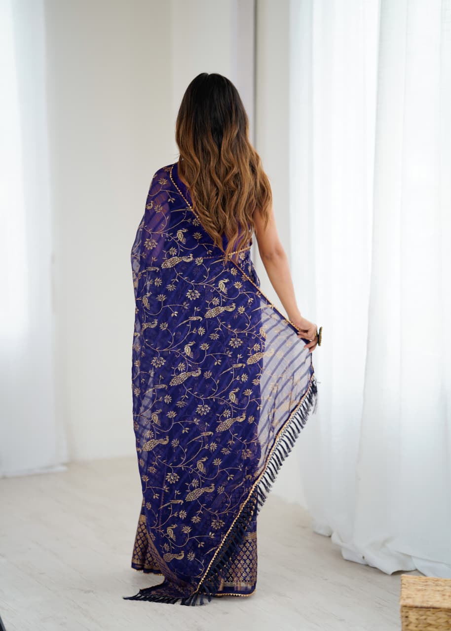 Lorenvalley Fashion Navy Blue Solo Georgette Superb Finishing Foils Print & Fancy Zalar Lace in Border Saree with Blouse - Swadesiicart
