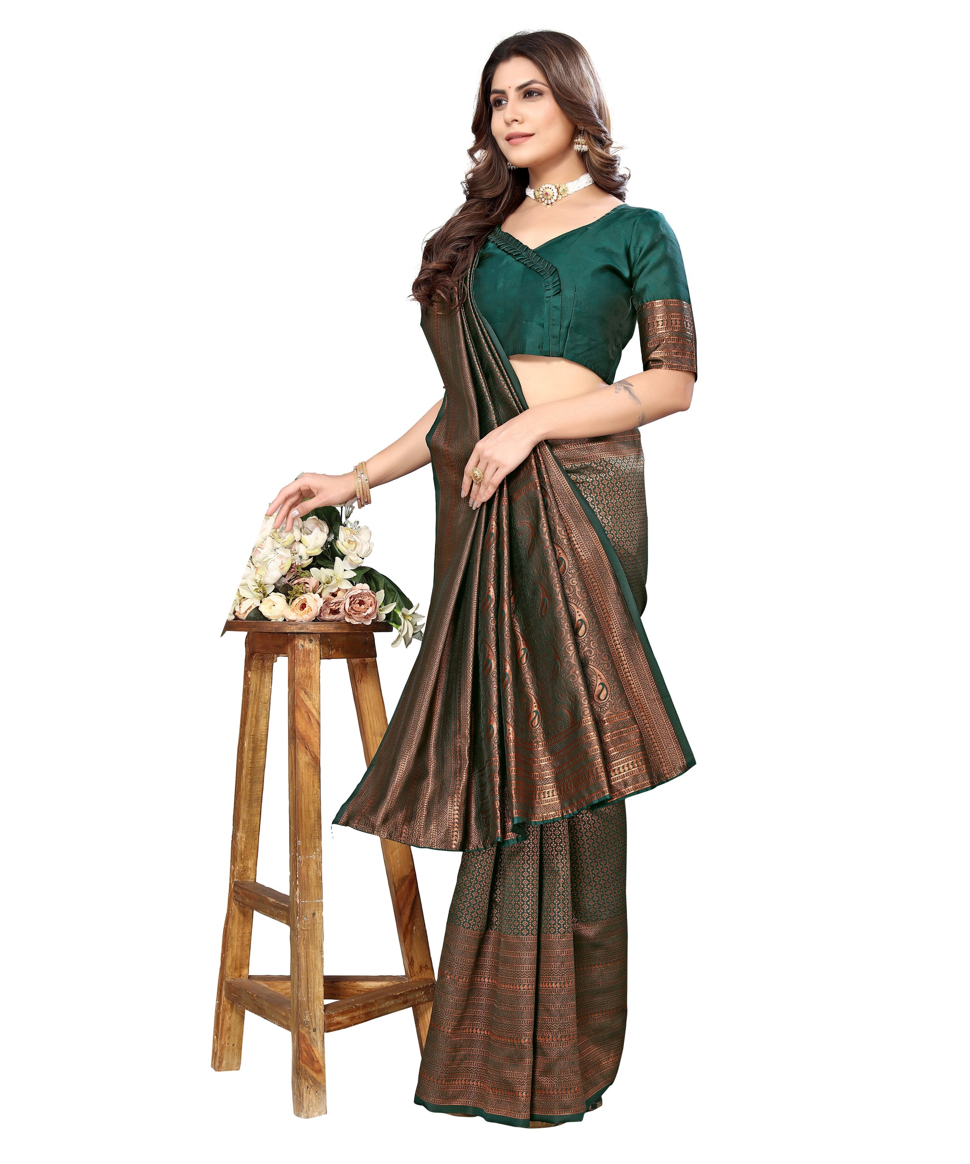 Vamika Weaving Banarasi Jacquard Green Kanjivaram Saree | Swadesiicart