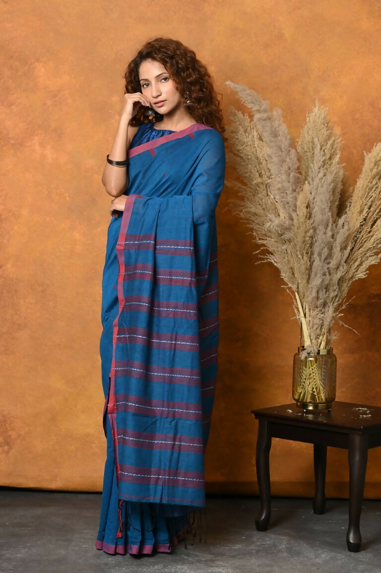 Very Much Indian Handloom Pure Cotton Saree With Sleek Border - Daisy Blue | Swadesiicart