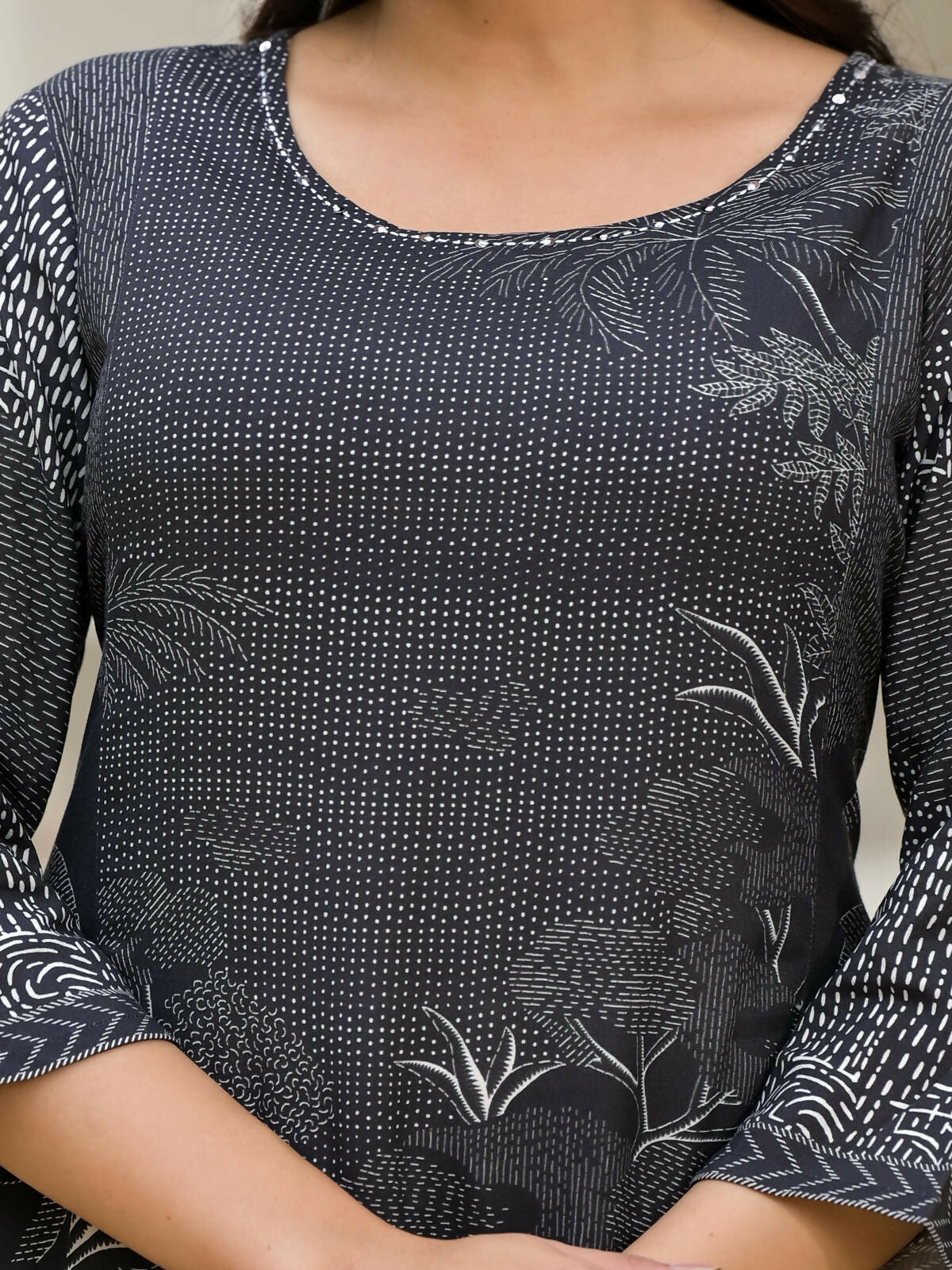 Juniper Women's Black Abstract Printed Kurta With Sequins - Swadesiicart