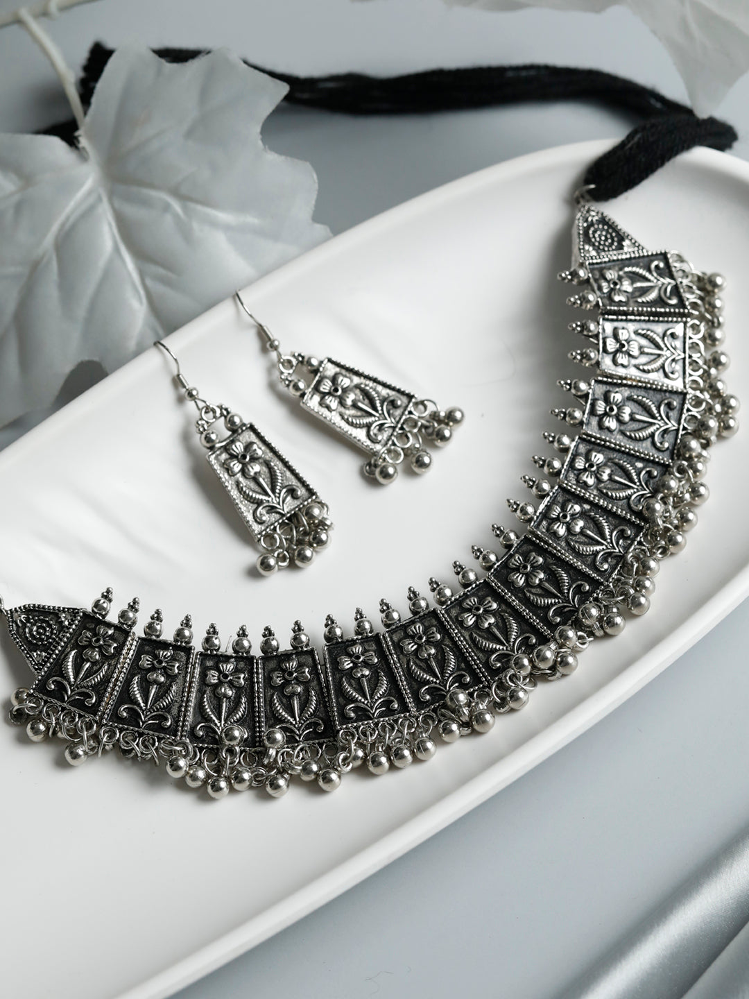 Priyaasi Women Tribal Oxidised Silver Floral Jewellery Set - Noz2Toz