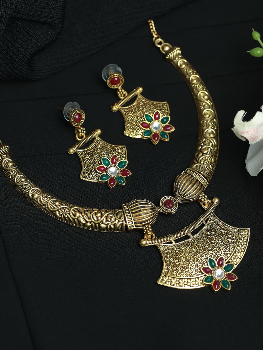 Priyaasi Women Floral Multicolor Gold-Polished Jewellery Set - Noz2Toz