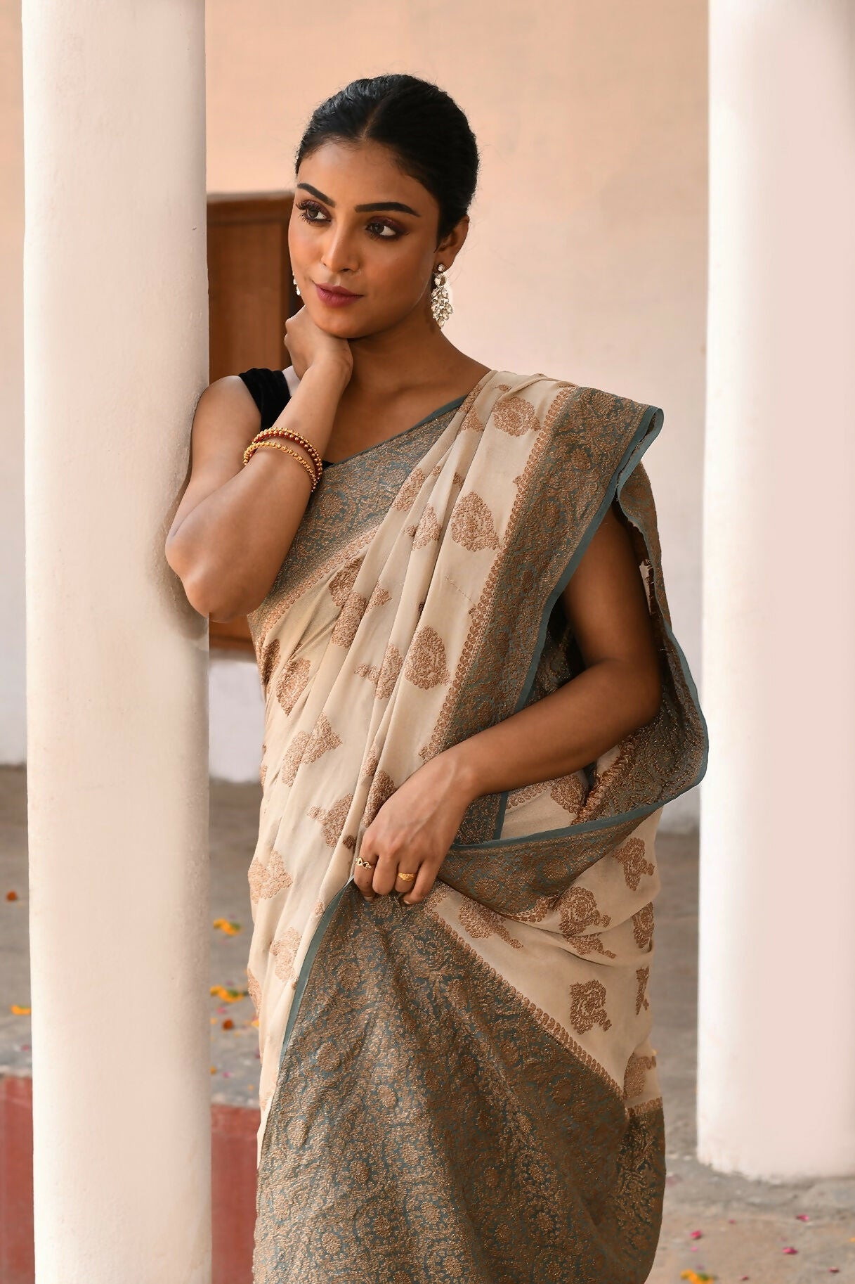 Joban Fashion Ivory Crepe Chiffon Pure Handloom Banarasi Silk Saree | Swadesiicart