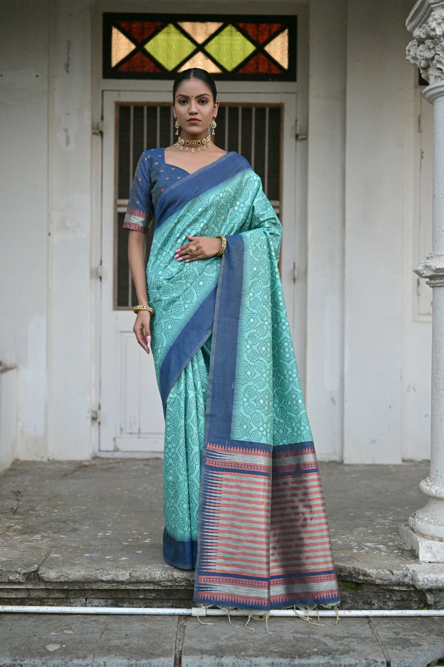 Vishnu Weaves Women's Sea-Green Raw Silk Saree with Blouse - Swadesiicart