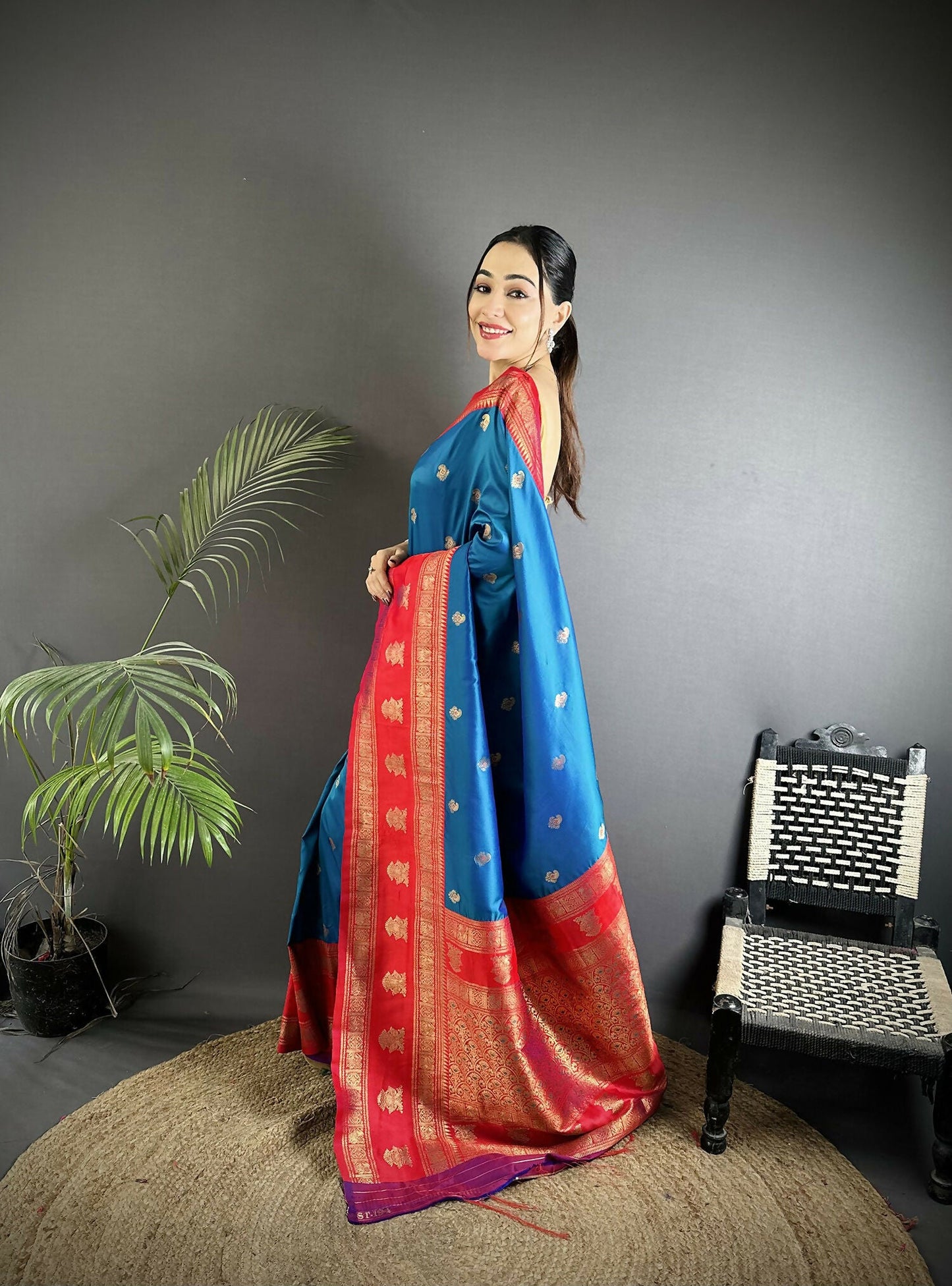 Joban Fashion Royal Blue Banarasi Soft Silk Woven Butti Saree | Swadesiicart
