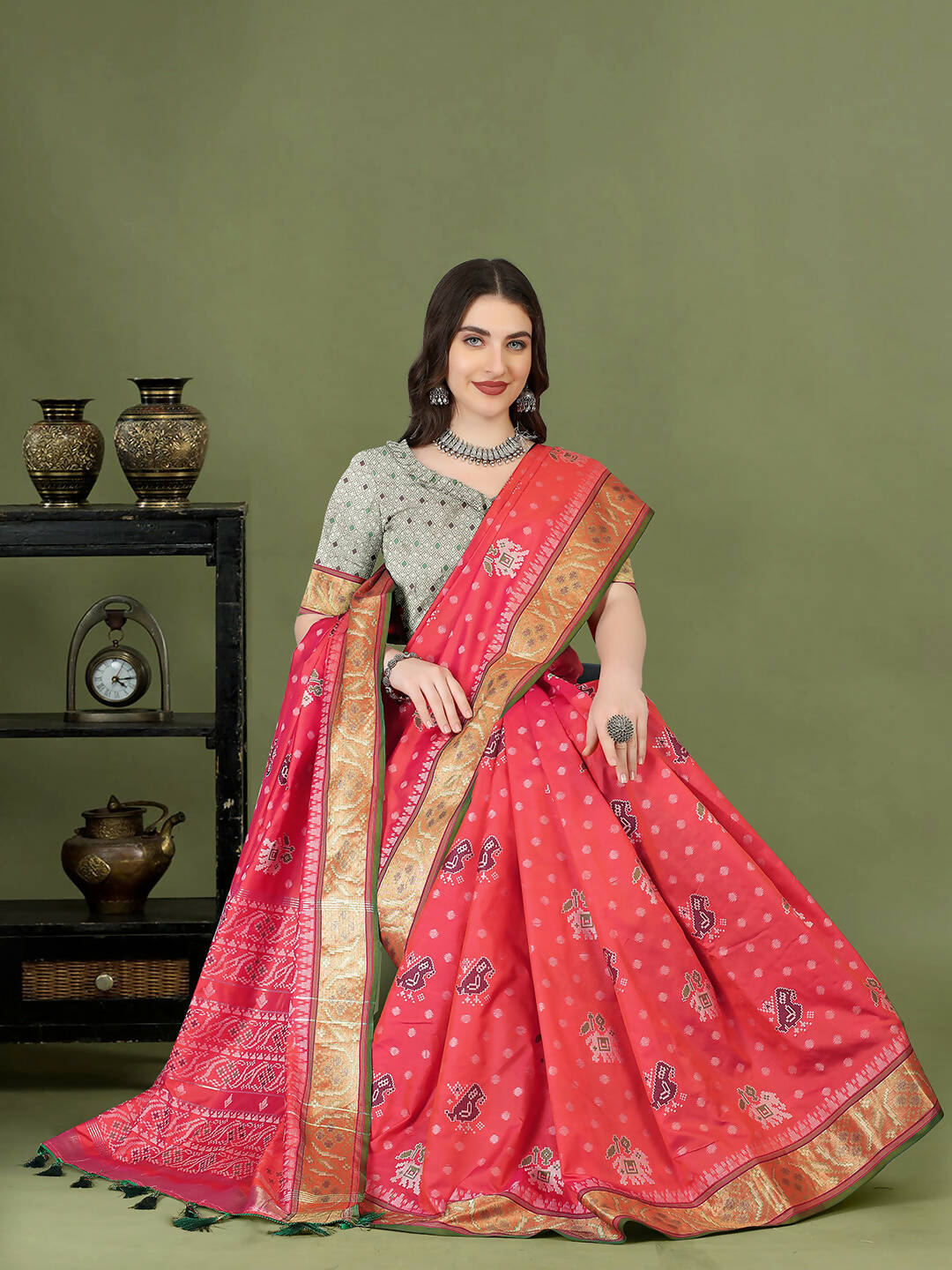 Lorenvalley Fashion Peach Patola Silk Woven Design Zari Meenakari Weaving Saree - Swadesiicart