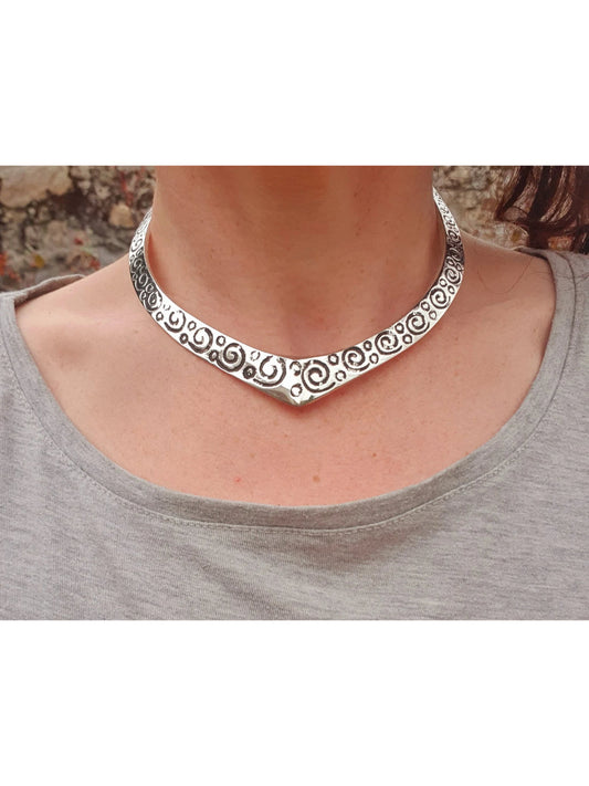 NVR Women's Handmade Silver-Plated Oxidized Collar Choker Necklace | Swadesiicart