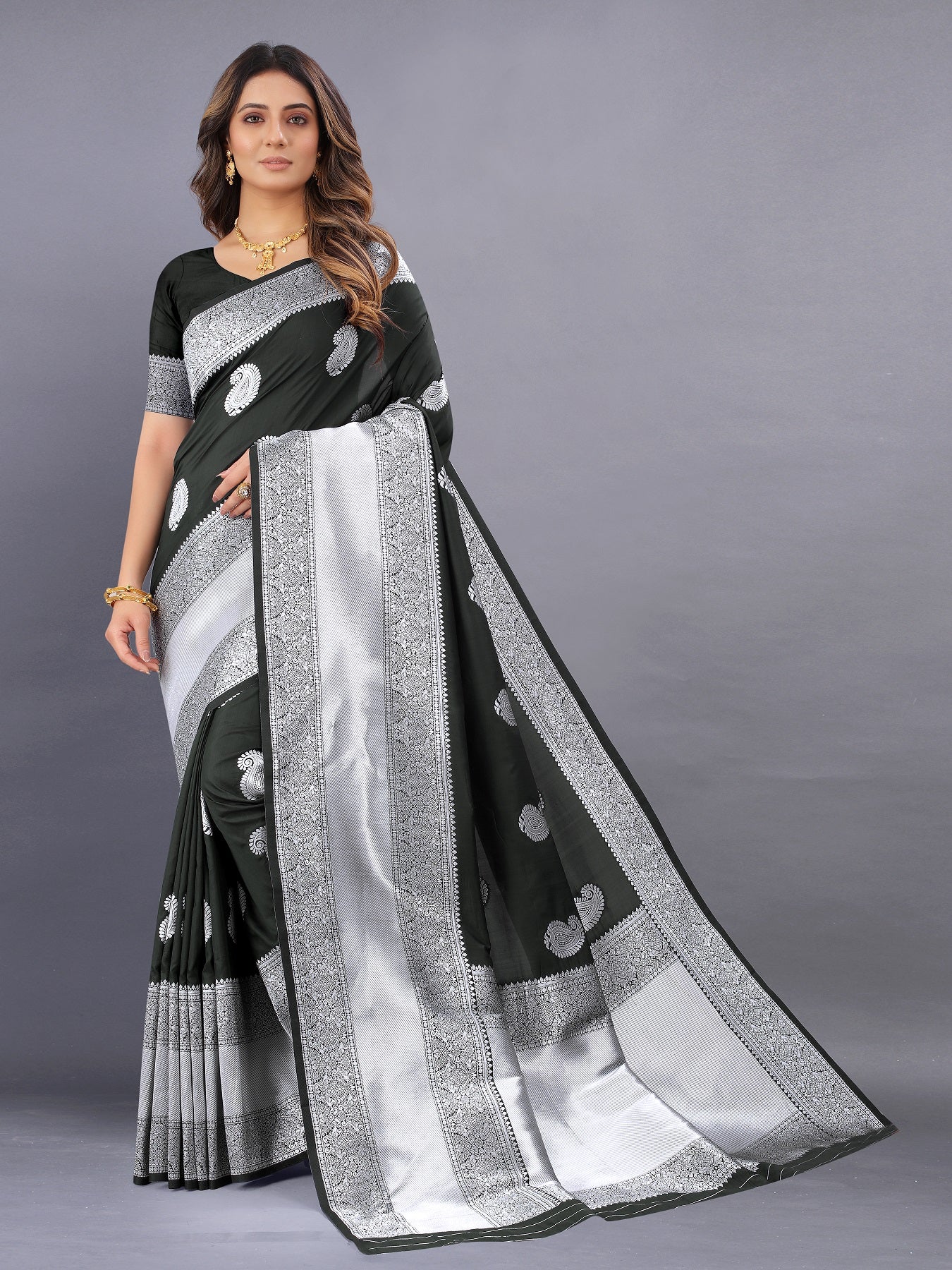 Vedant Vastram Soft Litchi Silk Banarasi Silk Saree - Black | Swadesiicart