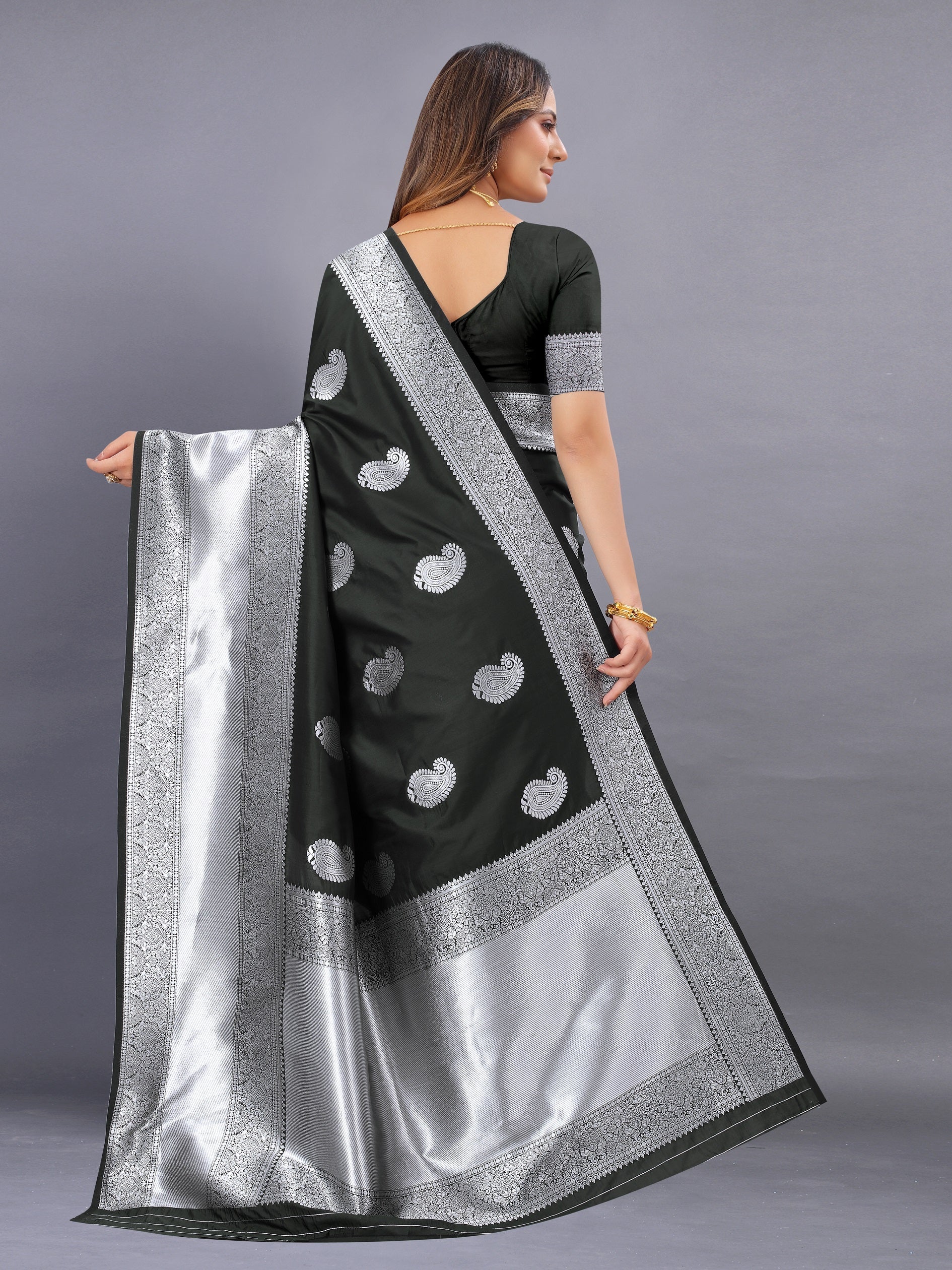 Vedant Vastram Soft Litchi Silk Banarasi Silk Saree - Black | Swadesiicart