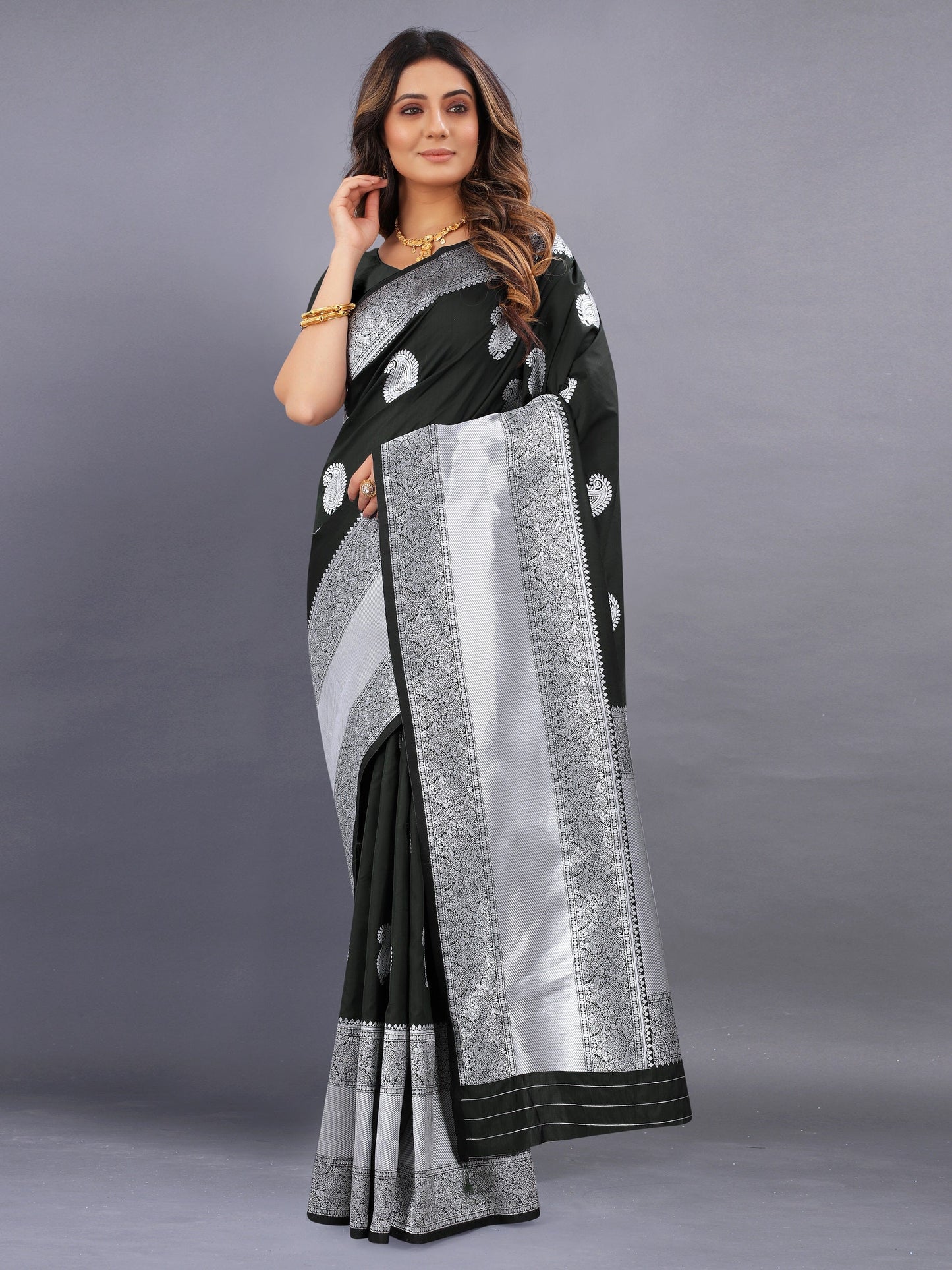 Vedant Vastram Soft Litchi Silk Banarasi Silk Saree - Black | Swadesiicart