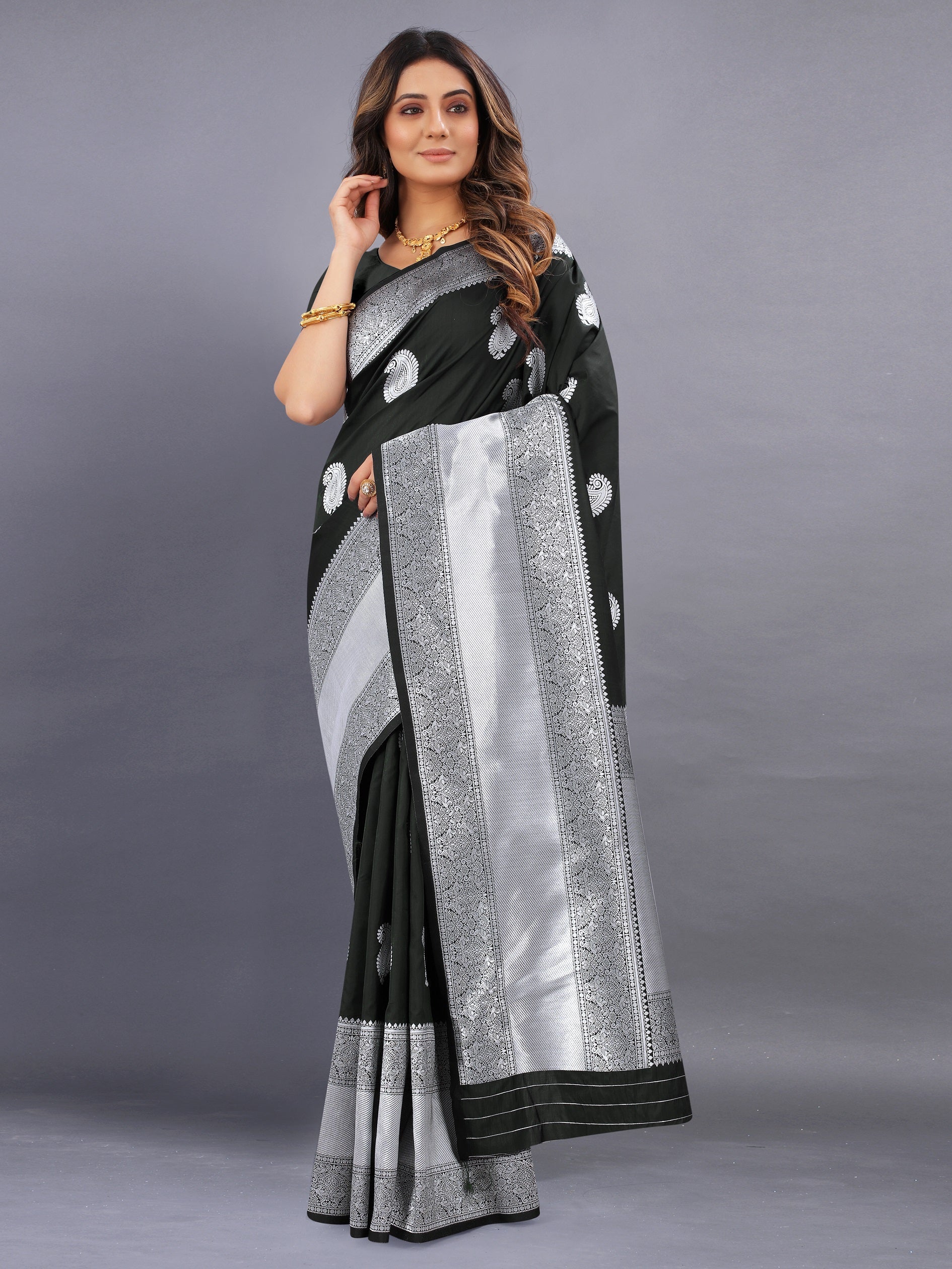 Vedant Vastram Soft Litchi Silk Banarasi Silk Saree - Black | Swadesiicart