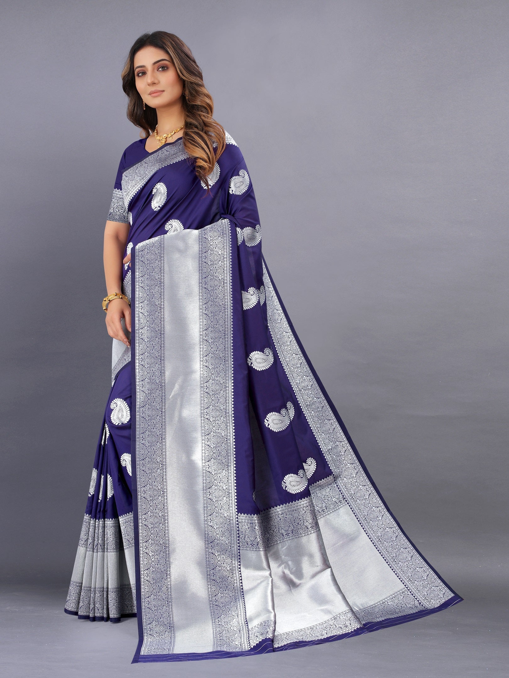 Vedant Vastram Soft Litchi Silk Banarasi Silk Saree - Navy | Swadesiicart