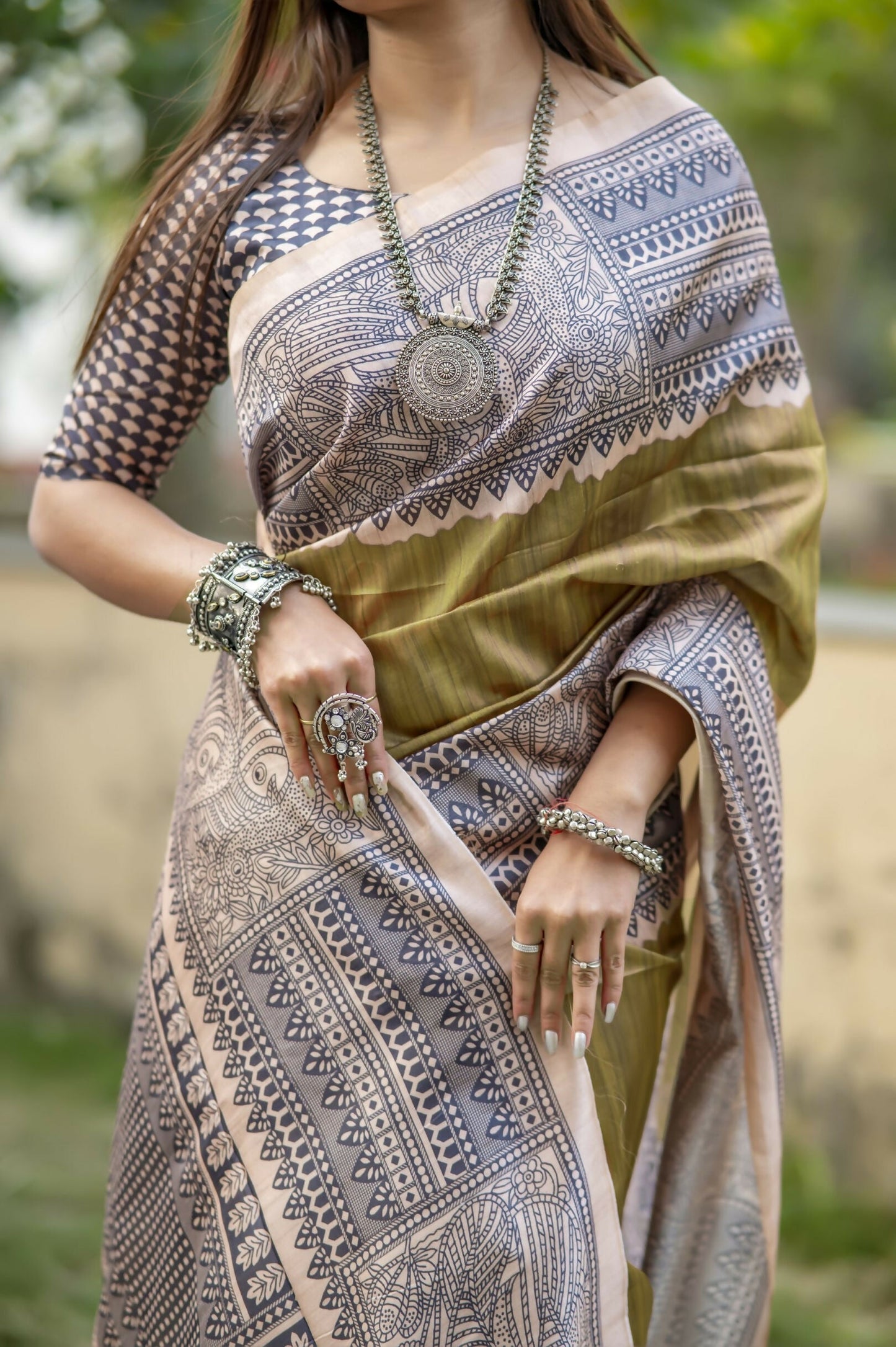 Vishnu Weaves Women's Mahendi Soft Tussar Silk Saree with Blouse - Swadesiicart