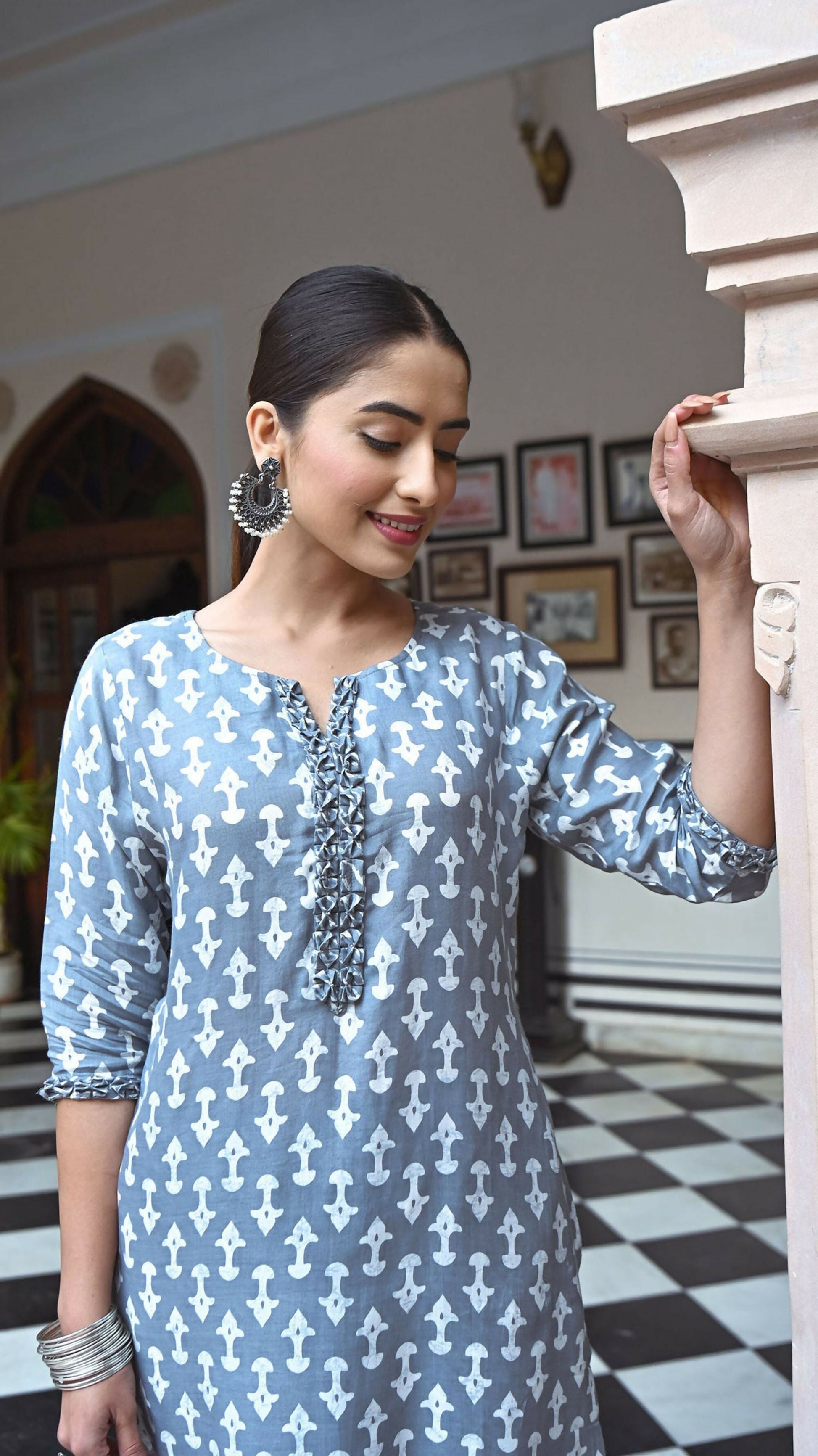 Jyoti Fashion Women's Grey Pure Muslin Heavy Digital Printed Kurta Plazo Set | Swadesiicart