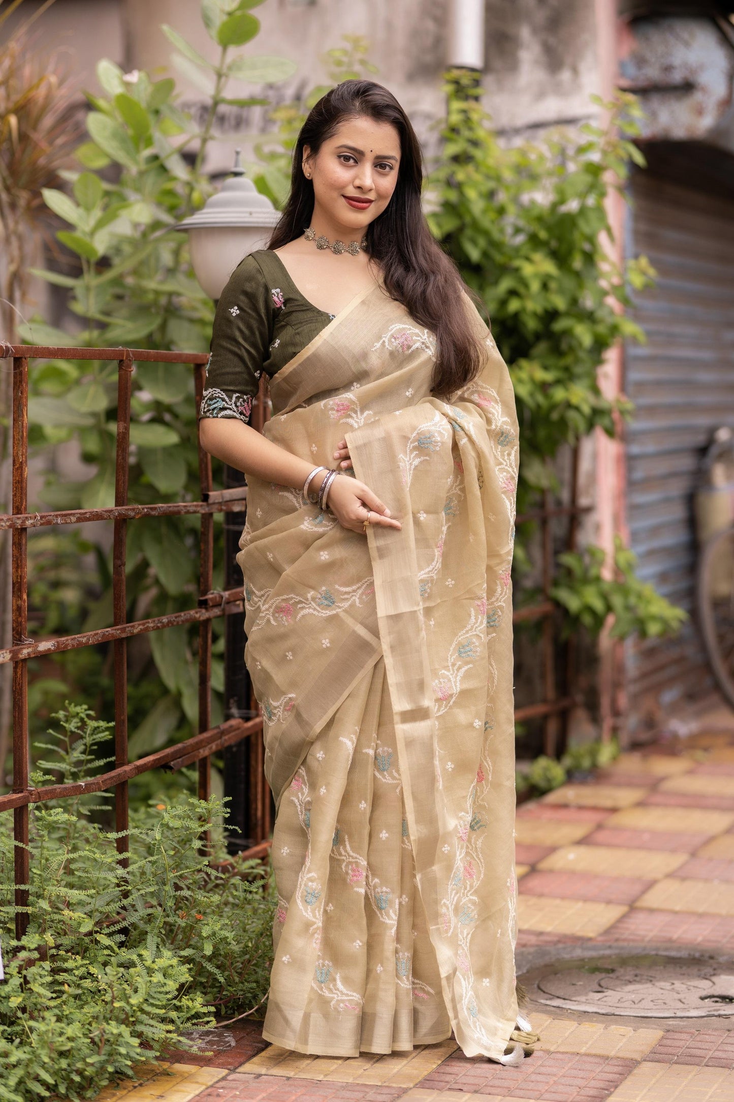 Olive Pure Linen Ethnic Motifs Saree with Unstitched Blouse - Hiral Fashion | Swadesiicart