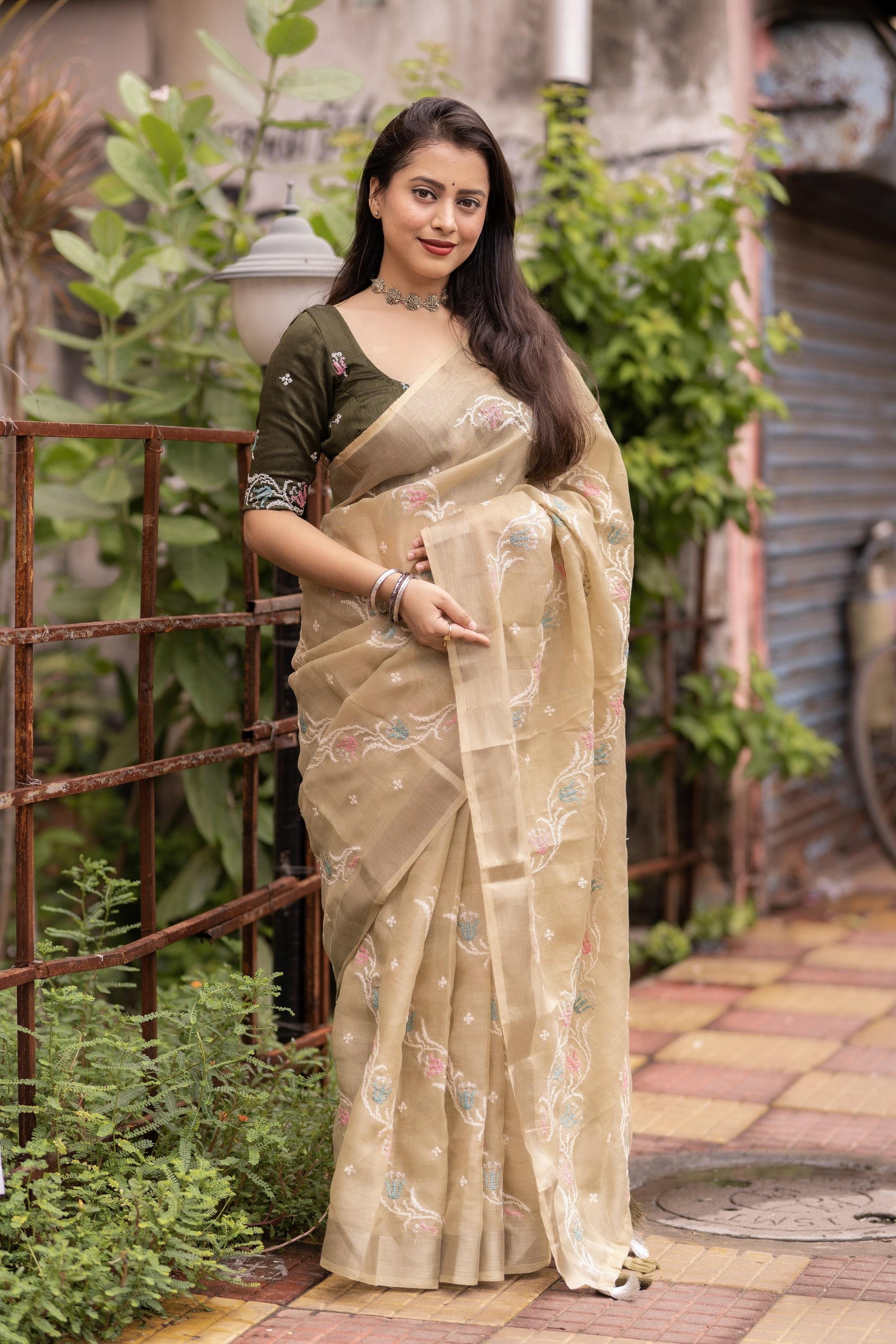 Olive Pure Linen Ethnic Motifs Saree with Unstitched Blouse - Hiral Fashion | Swadesiicart