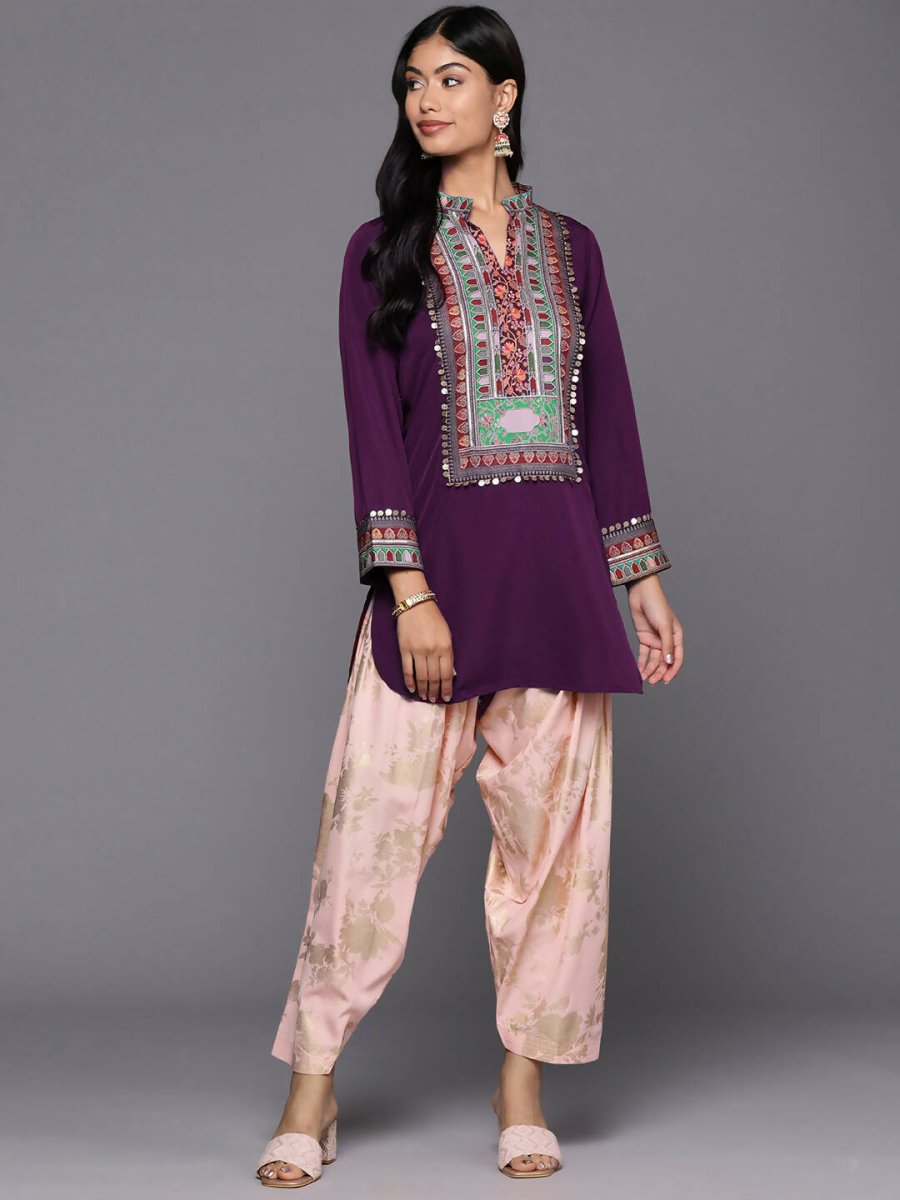 Ahalyaa Women's Traditional wear Kurta Set - Burgundy | Swadesiicart