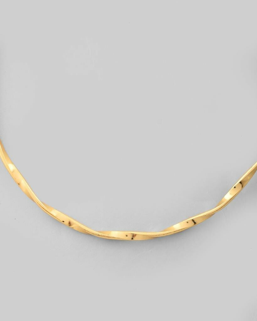VOJ Gold-Polished Twisted Hasli Necklace | Swadesiicart