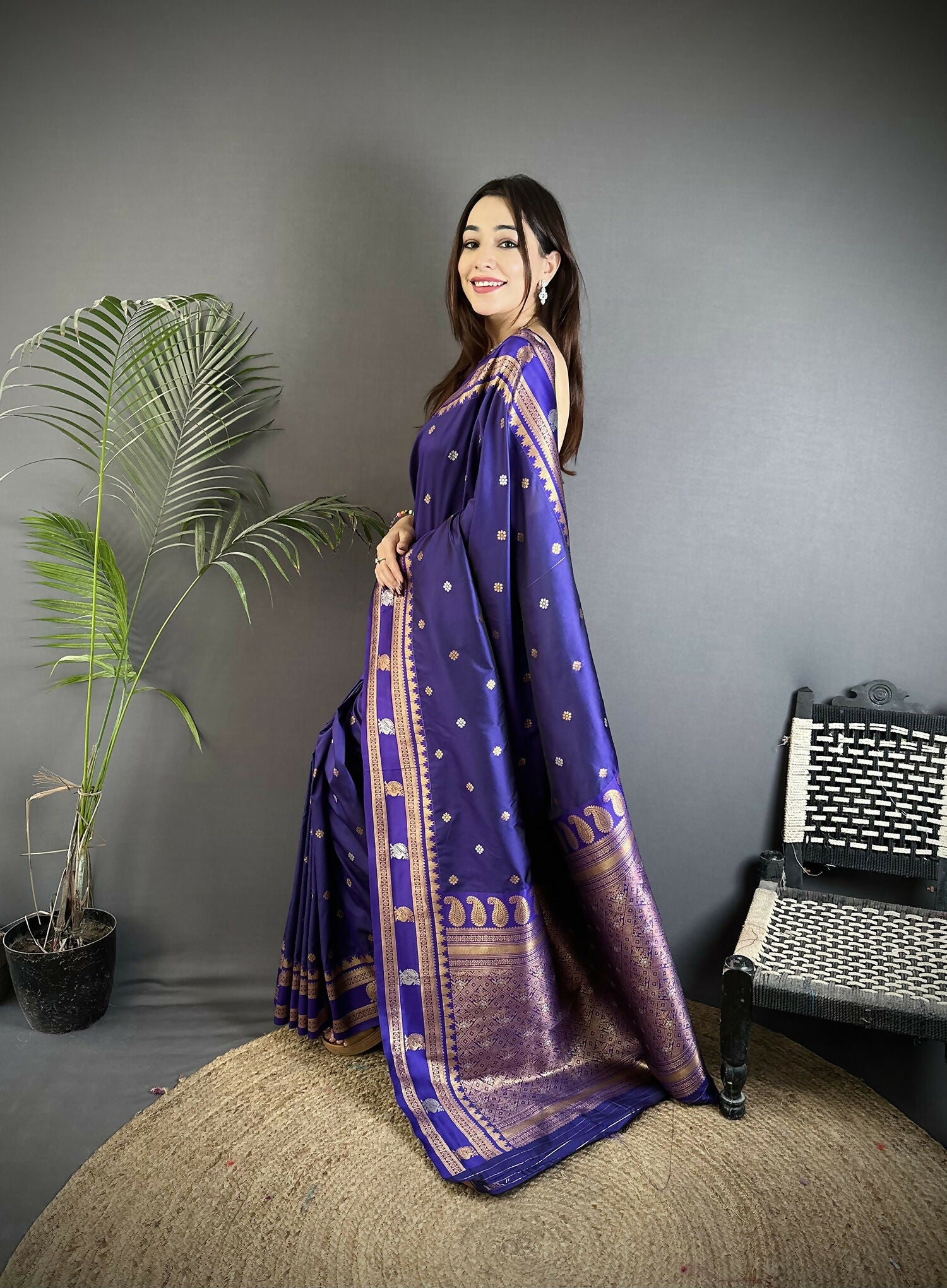 Joban Fashion Navy Blue Banarasi Soft Silk Woven Saree | Swadesiicart