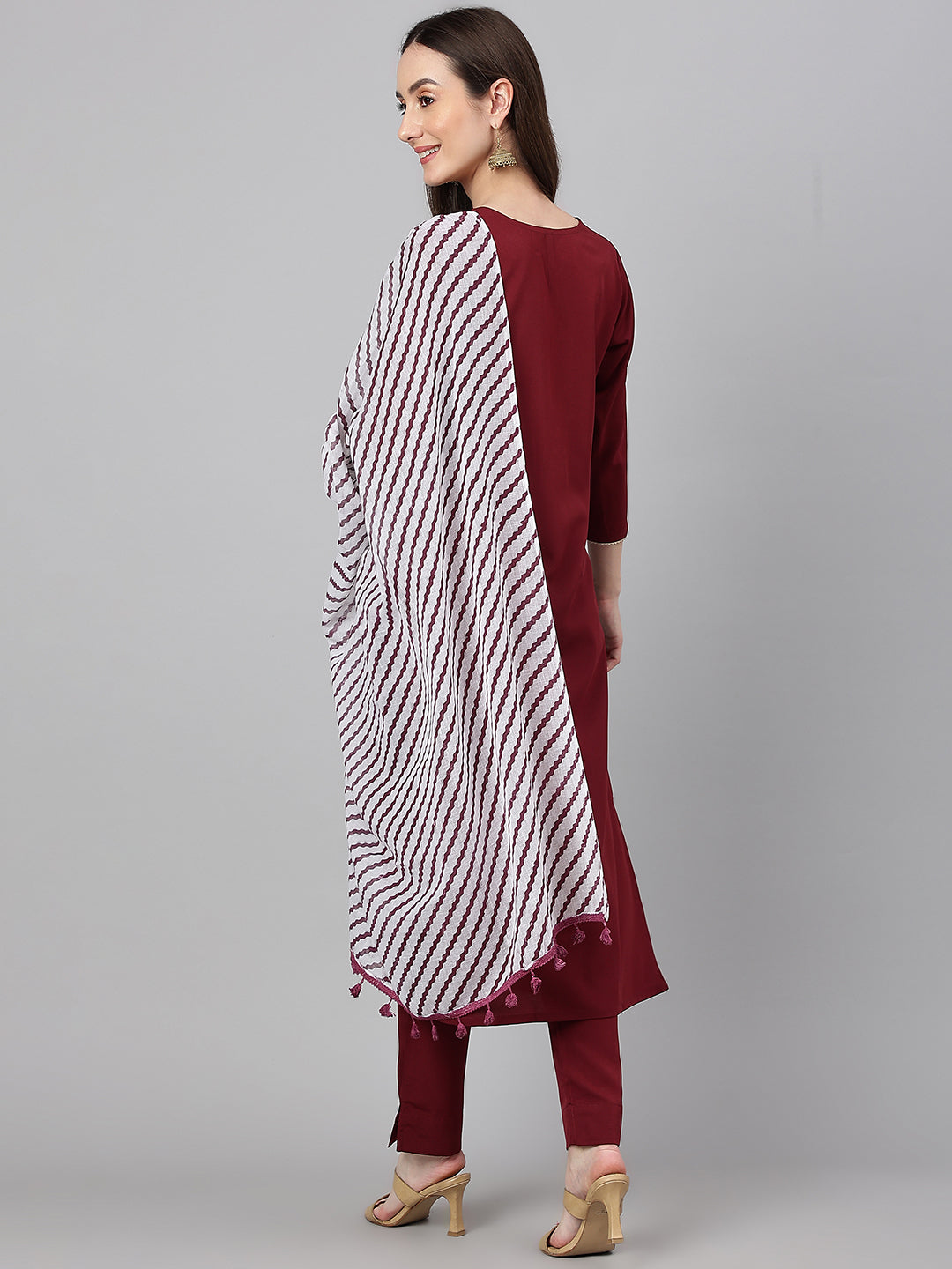 Janasya Women's Maroon Crepe Solid Straight Festival Kurta Set | Swadesiicart
